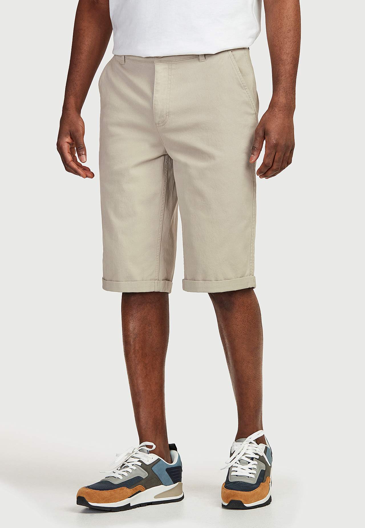 Pitkät shortsit