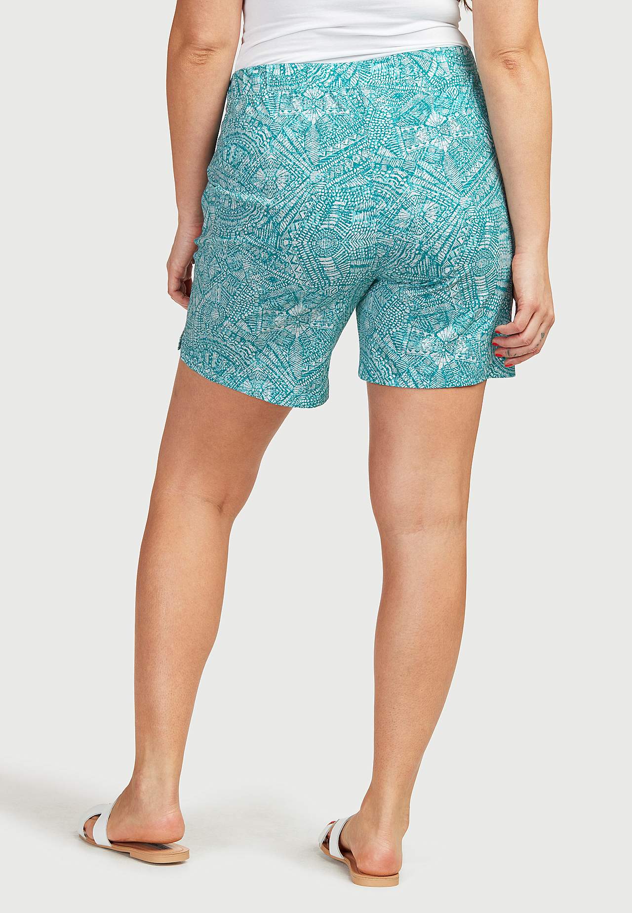 Kuviolliset shortsit trikoosta Mia
