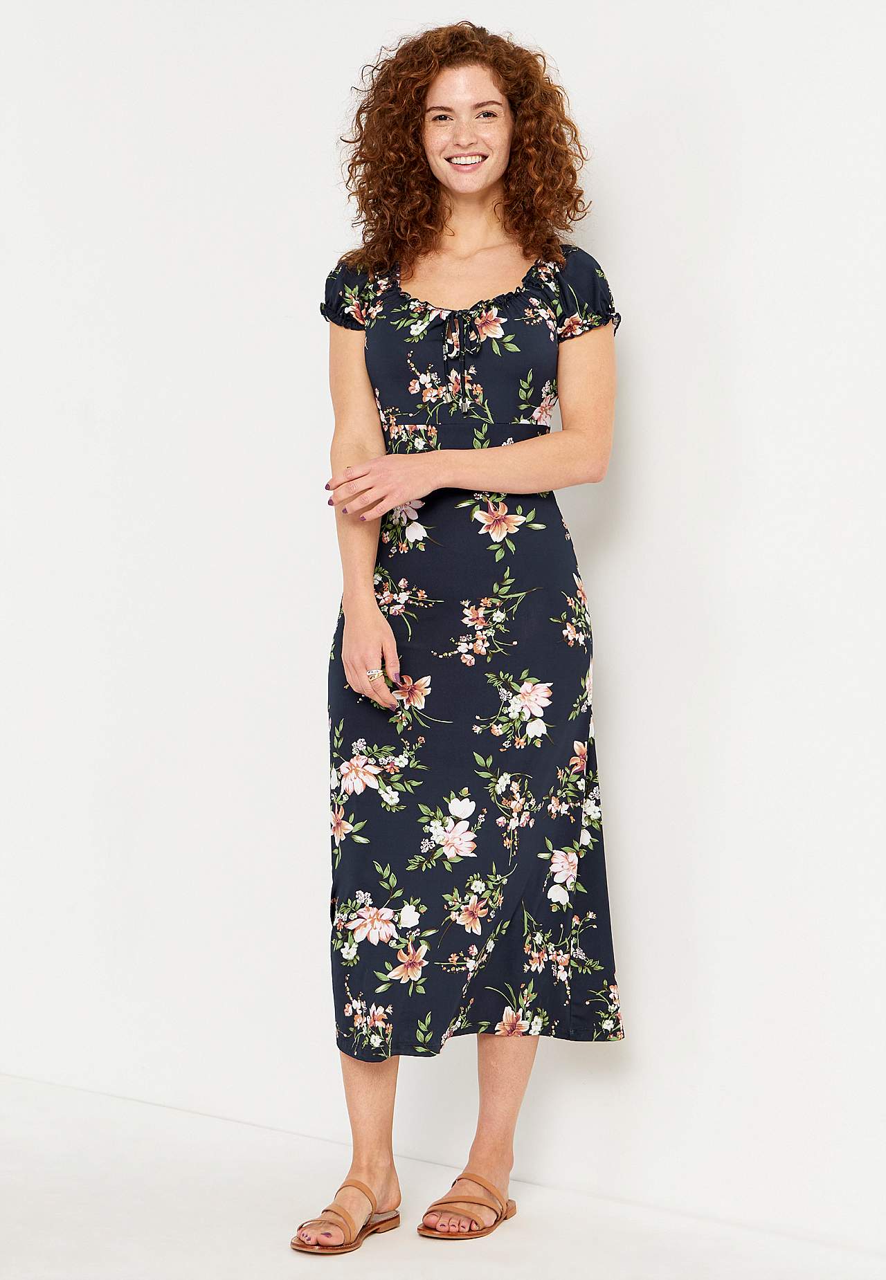 Pitkä, kuvioitu off shoulder -mekko