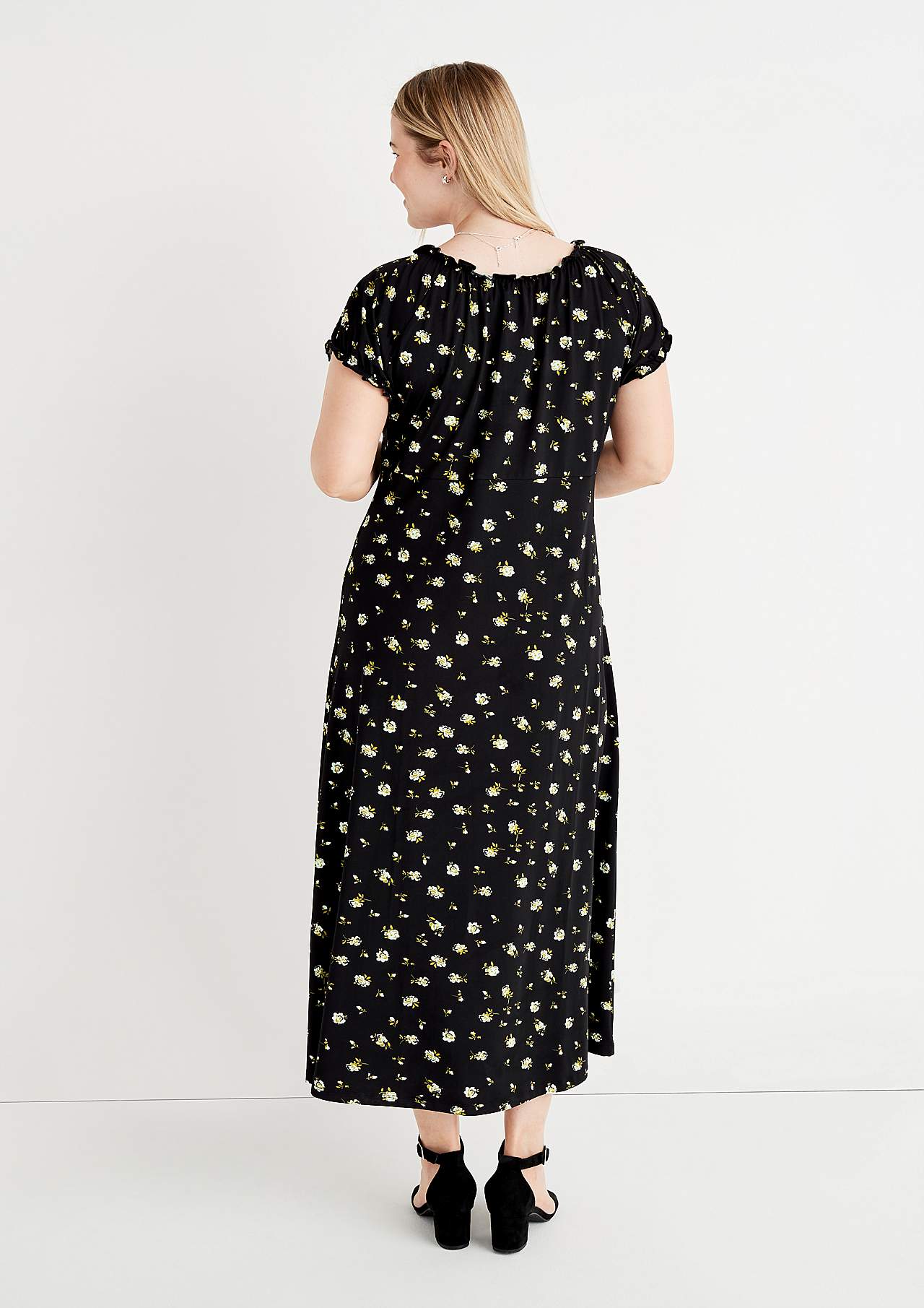 Pitkä, kuvioitu off shoulder -mekko