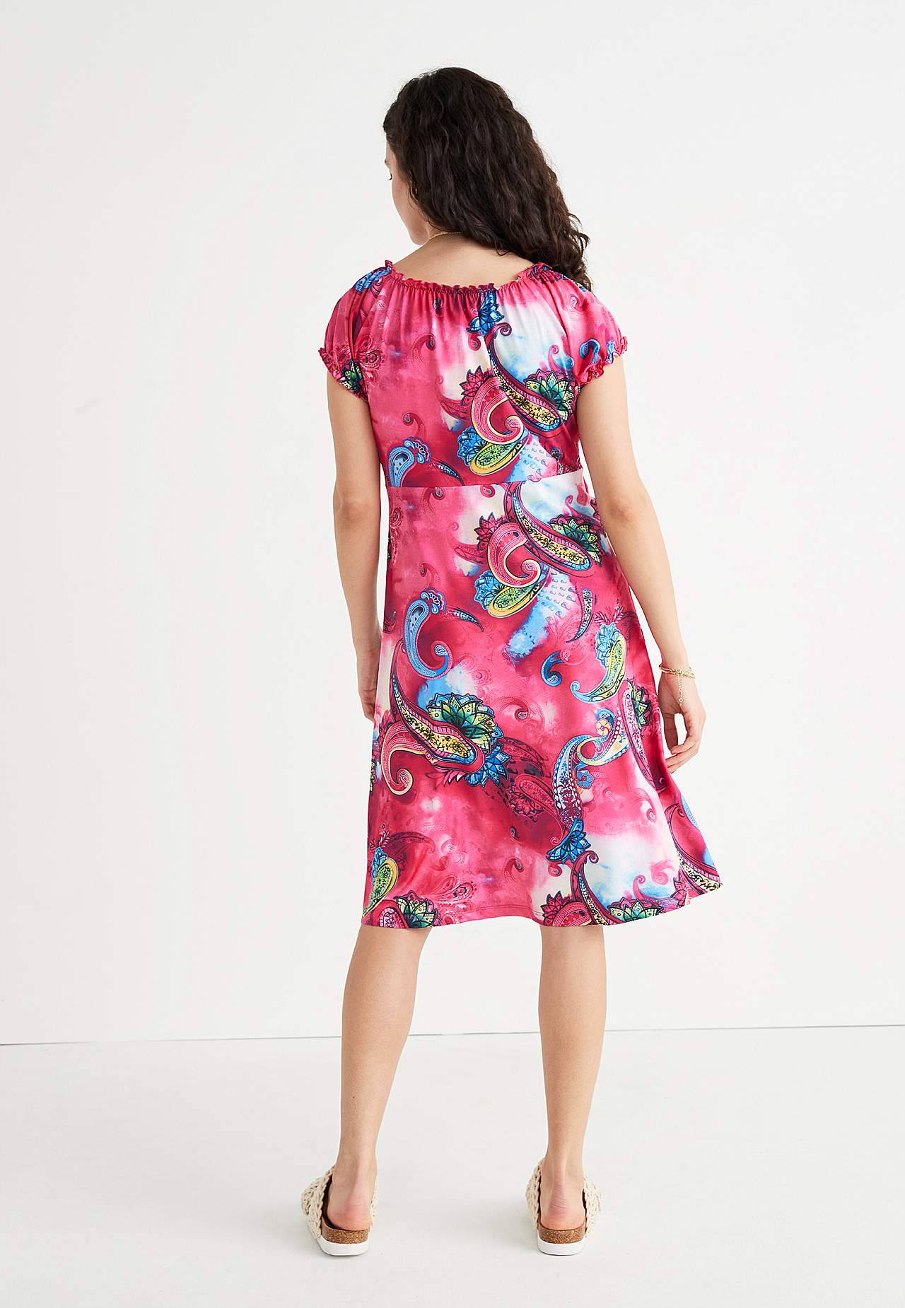 Kuviollinen off shoulder -mekko