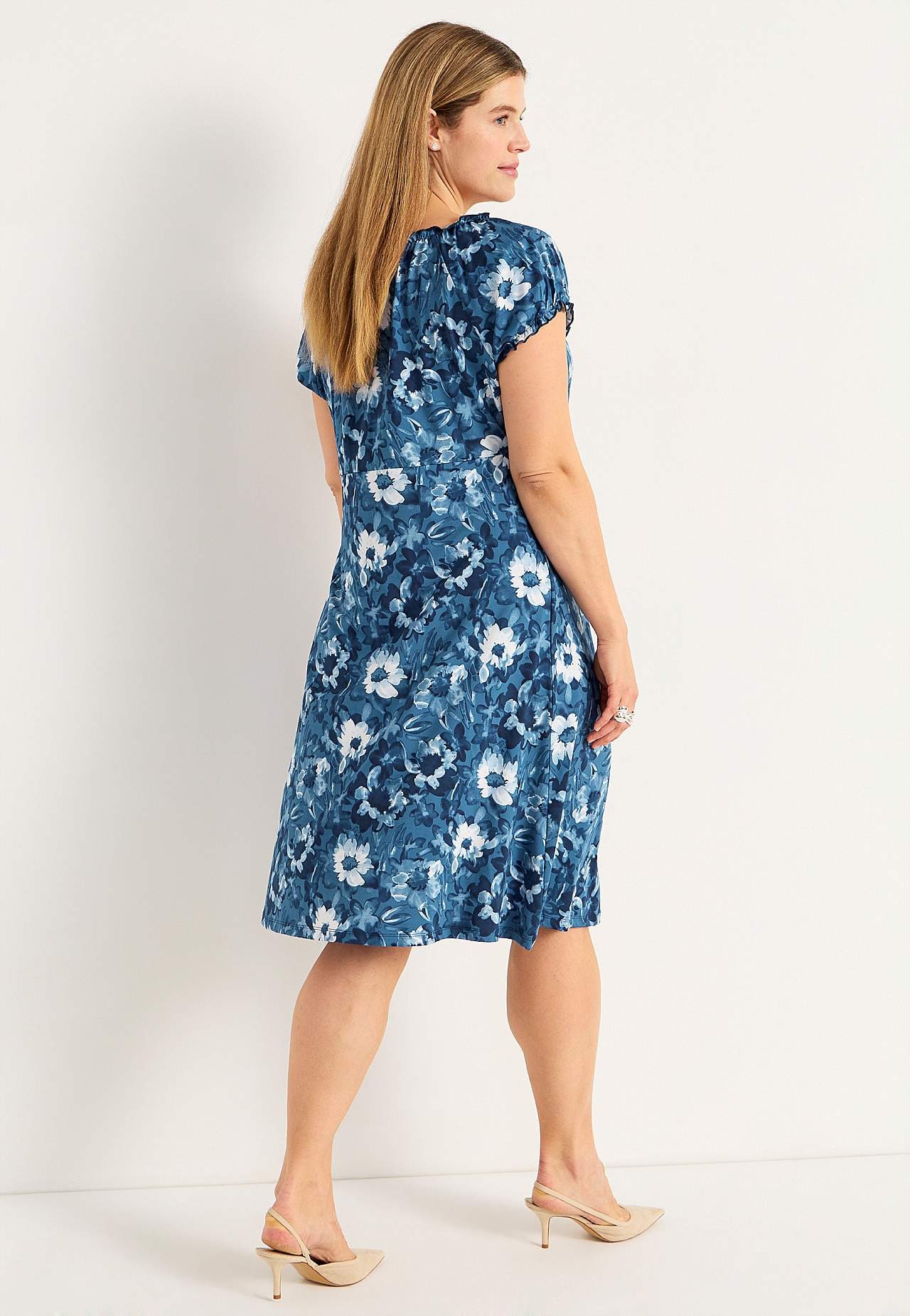 Kuviollinen off shoulder -mekko