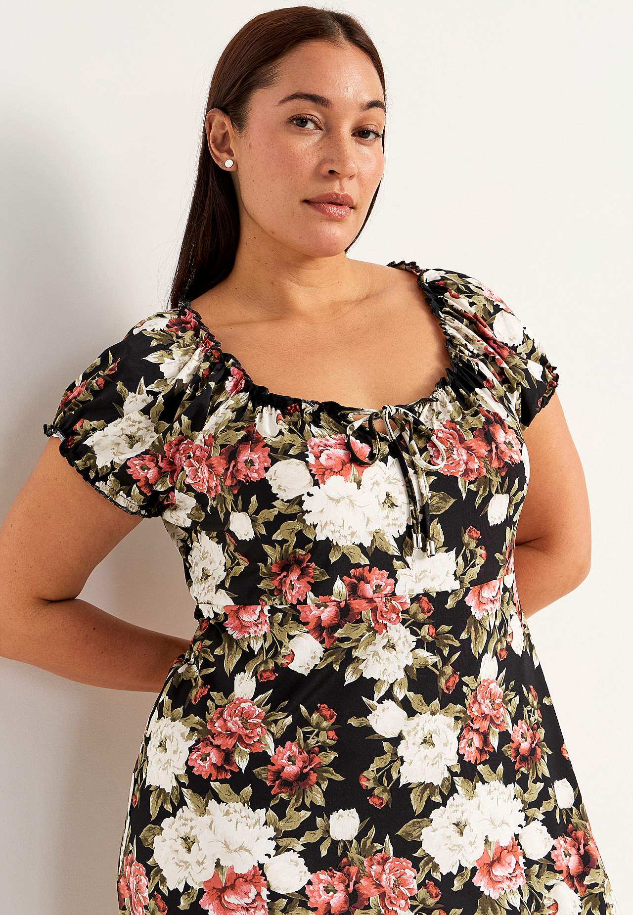 Kuviollinen off shoulder -mekko