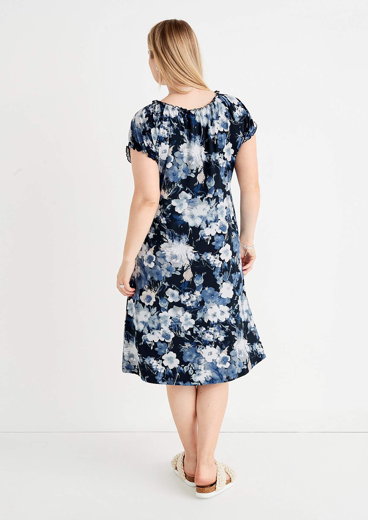 Kuviollinen off shoulder -mekko