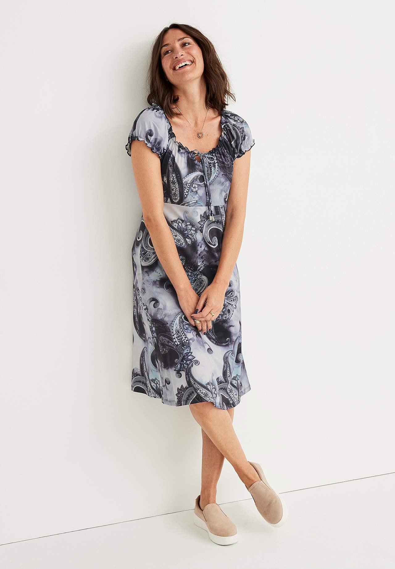 Kuviollinen off shoulder -mekko