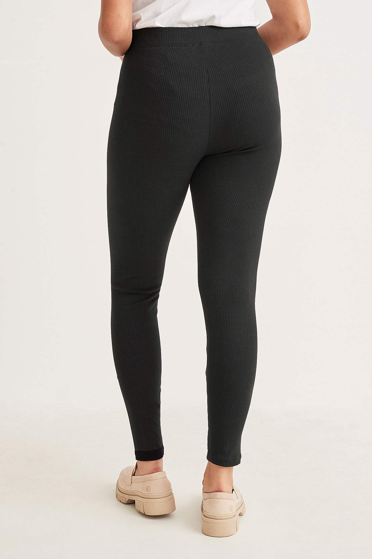 Ribatut leggingsit