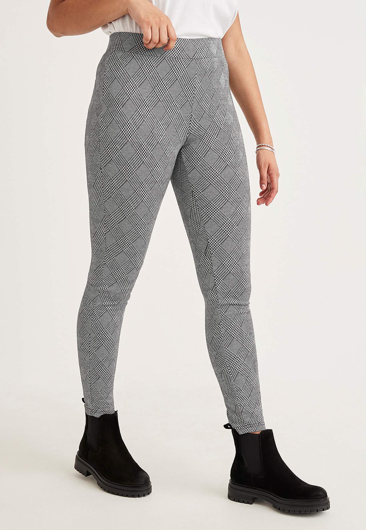 Ruudulliset leggingsit