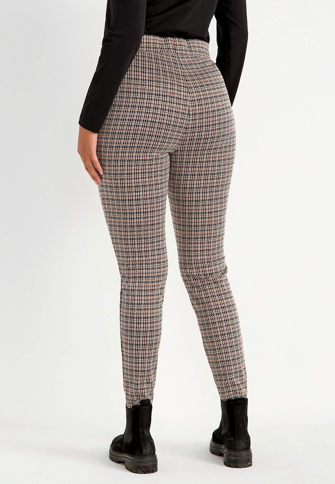Ruudulliset leggingsit