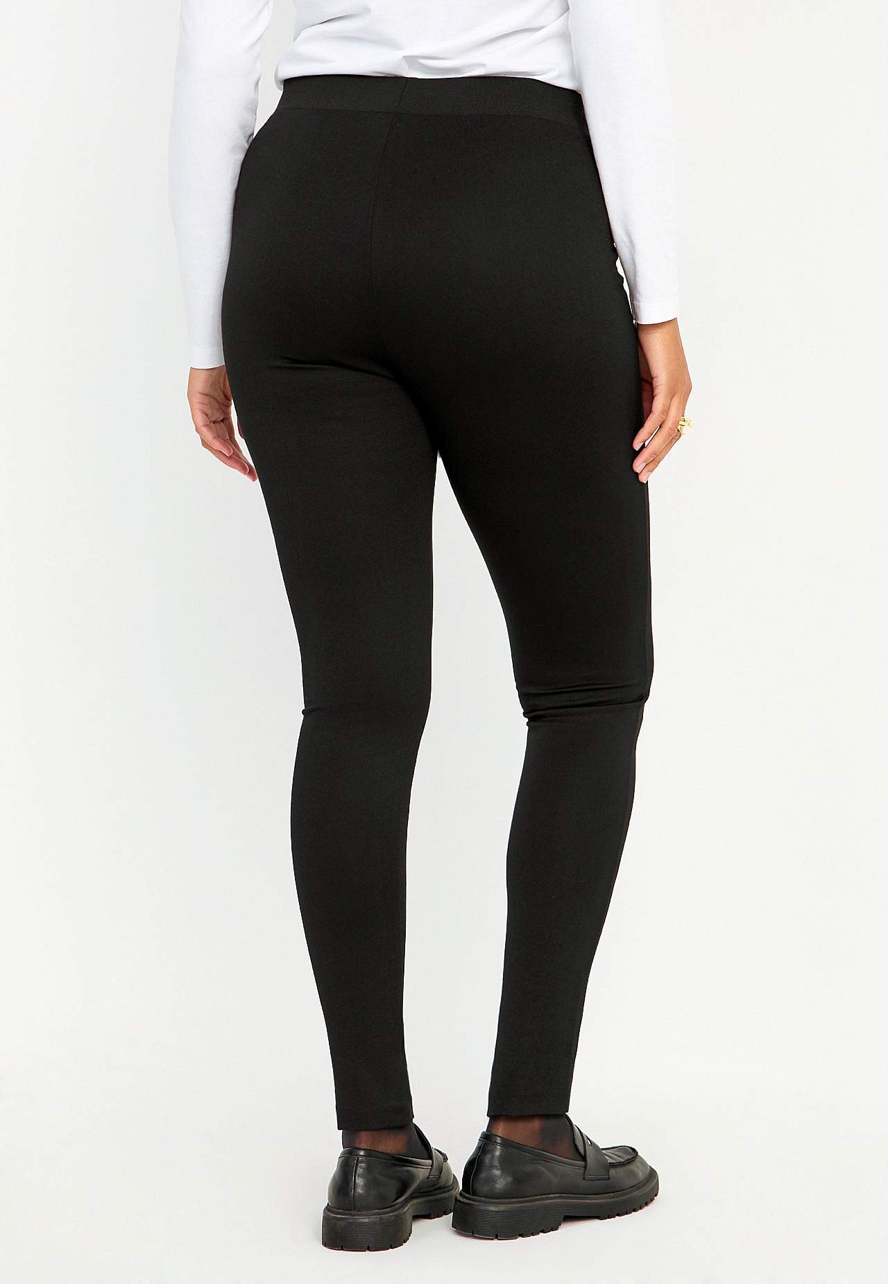 Kuviolliset leggingsit