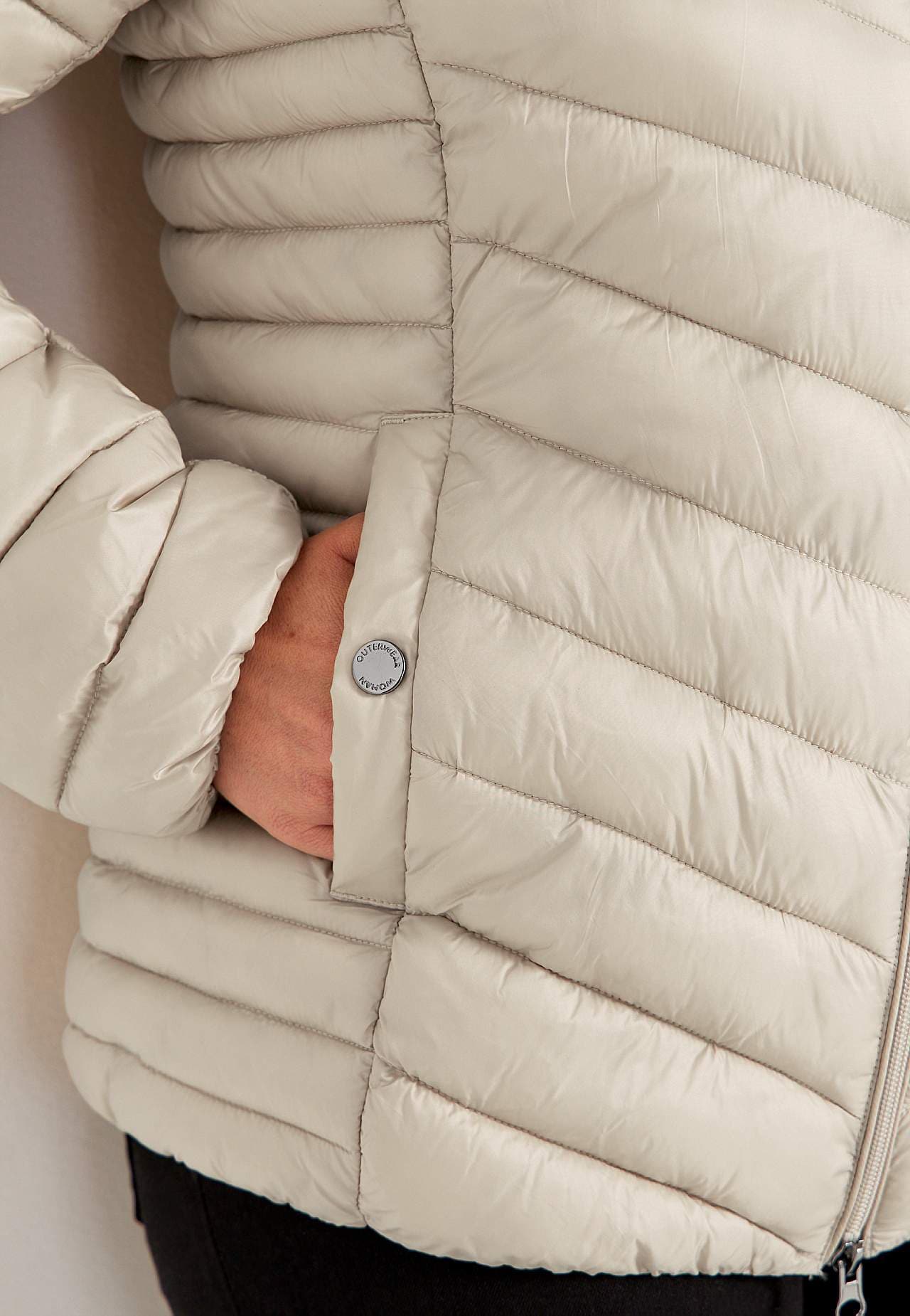 Käytännöllinen, tyylikäs kevyt takki