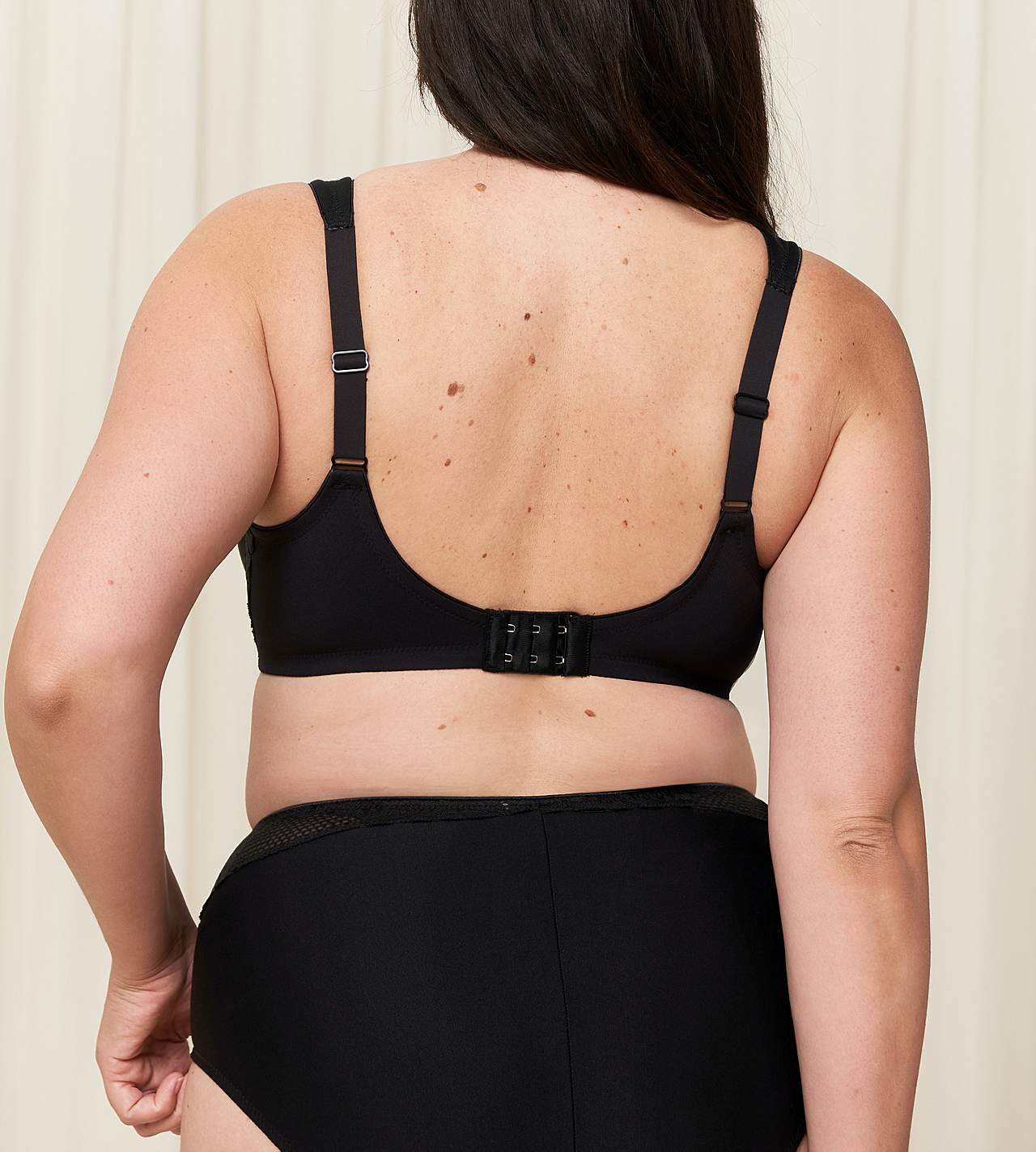 Kaaritukiliivit kivoilla pitsiyksityiskohdilla Modern Lace+ Cotton