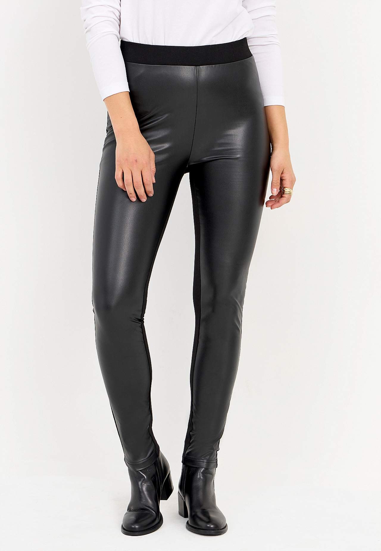 Leggingsit pinnoitetulla etuosalla