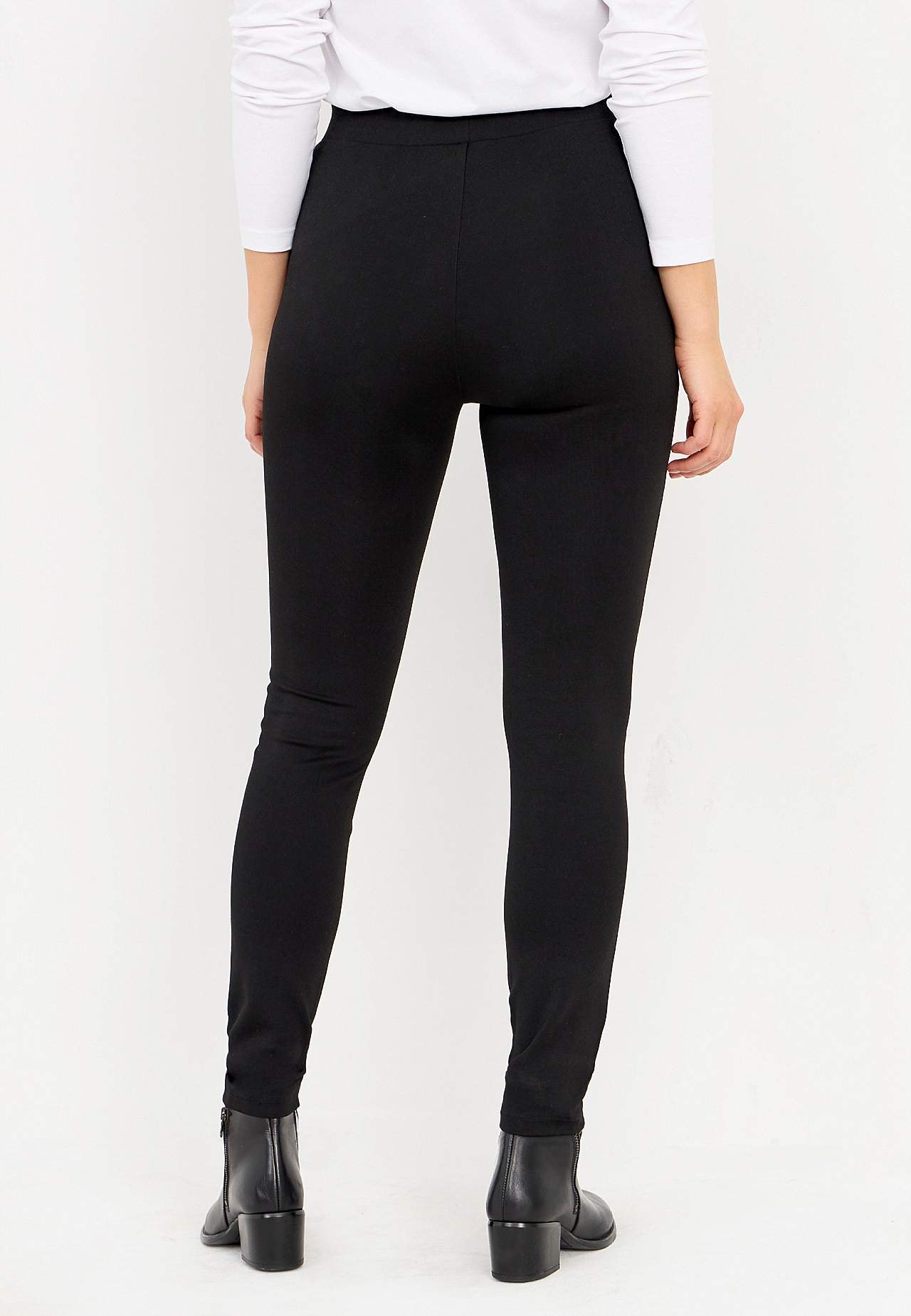 Leggingsit pinnoitetulla etuosalla