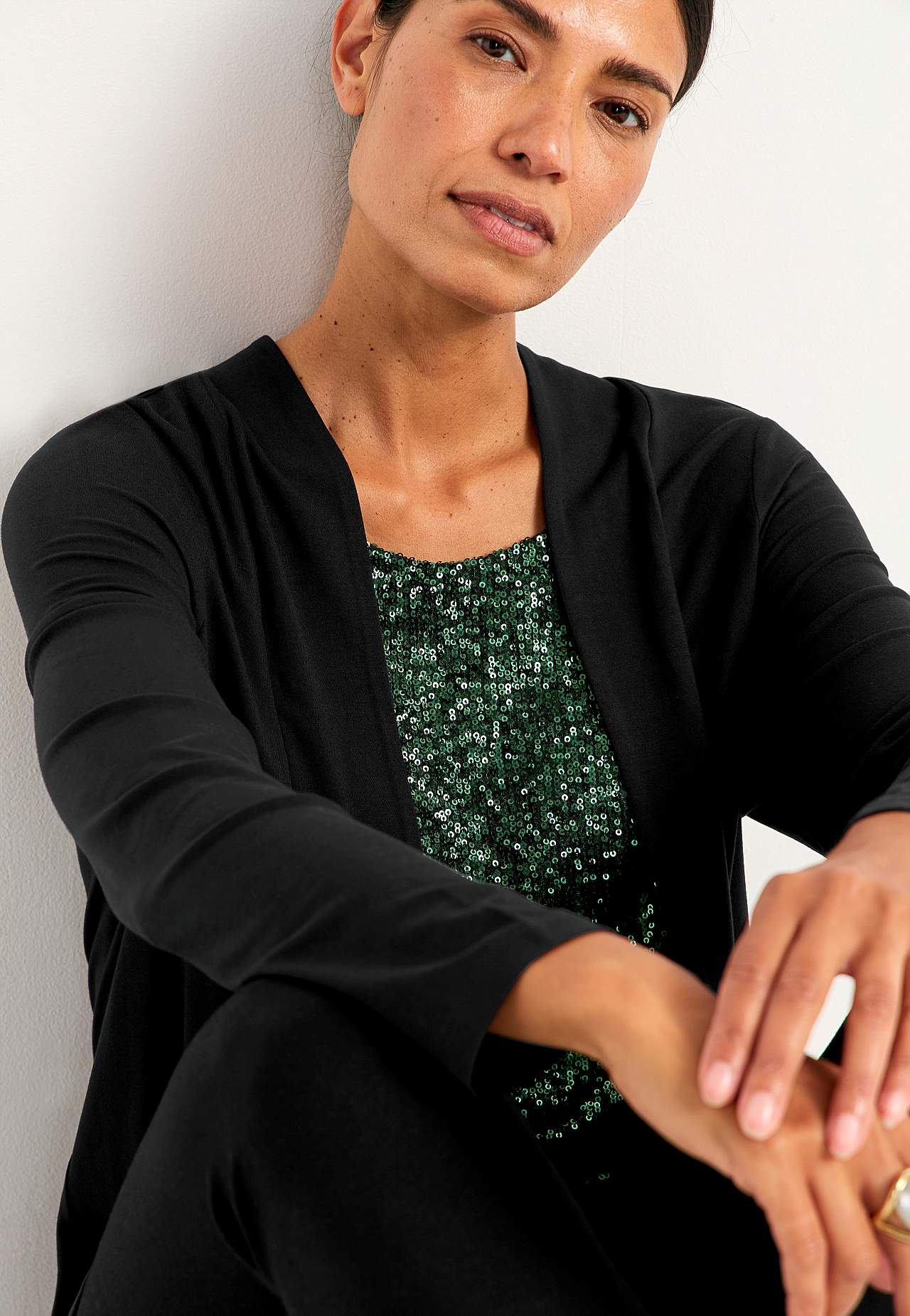 Pitkähihainen kaksi yhdessä -toppi paljeteilla