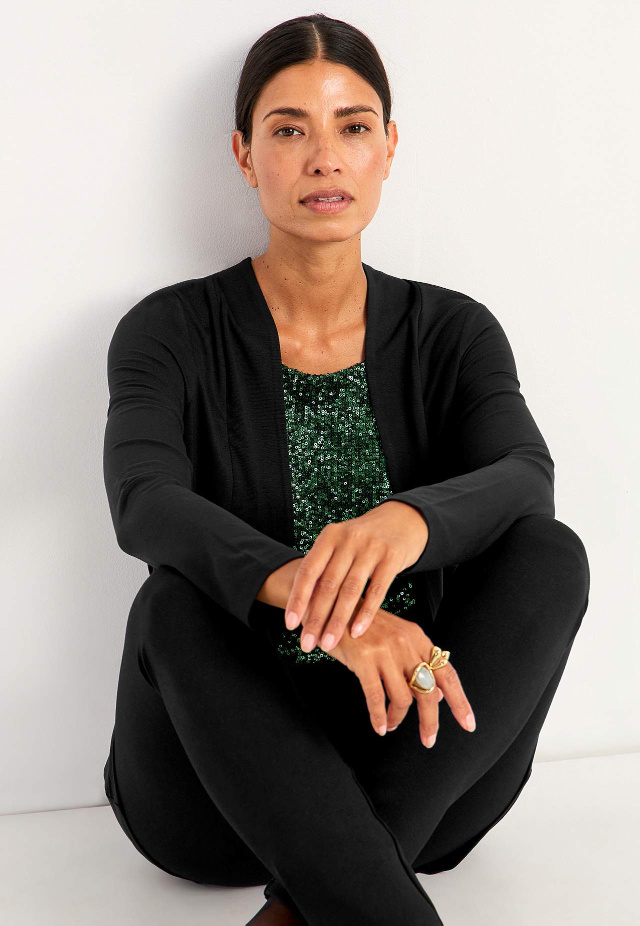 Pitkähihainen kaksi yhdessä -toppi paljeteilla