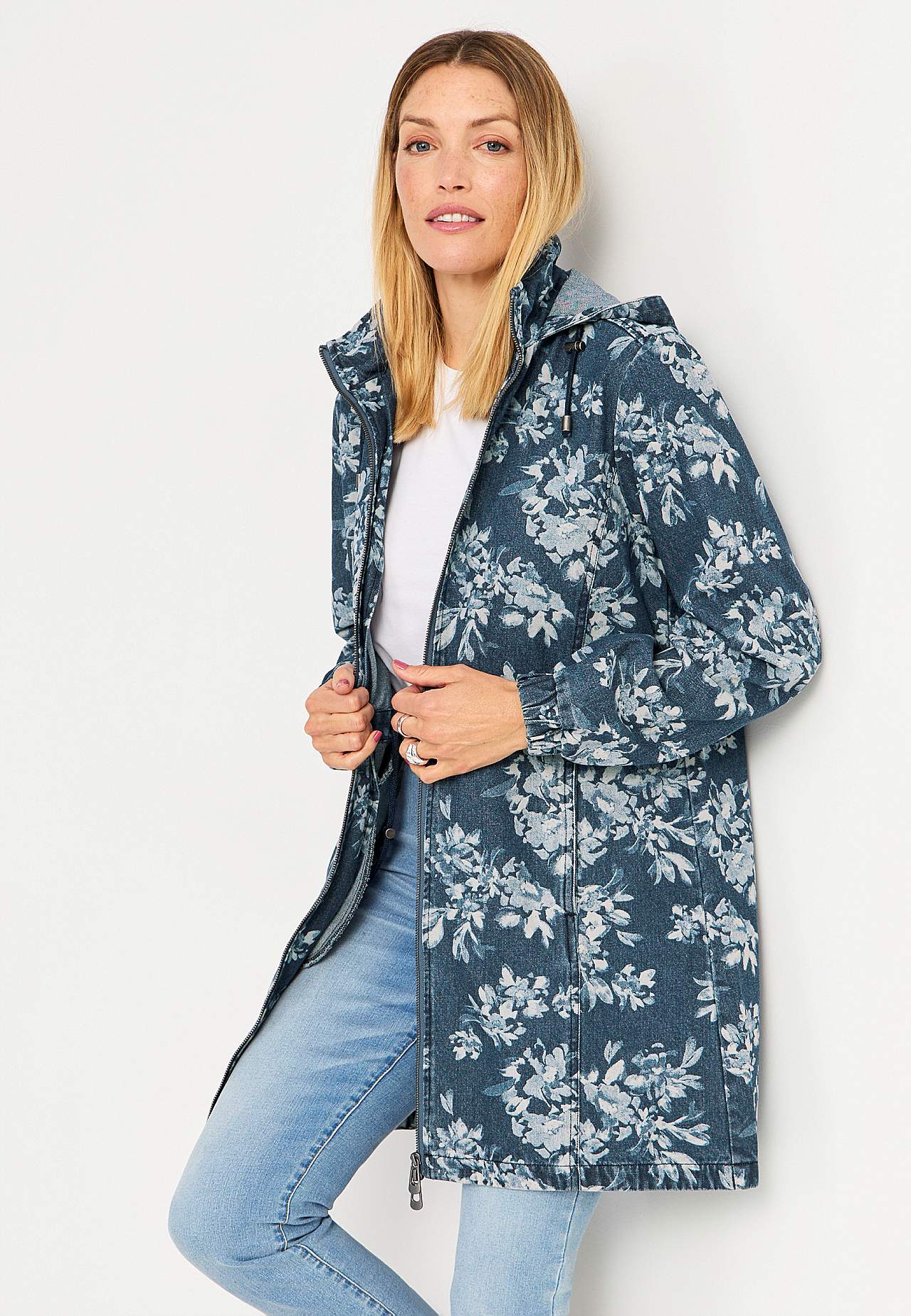 Kuvioitu parka denimistä