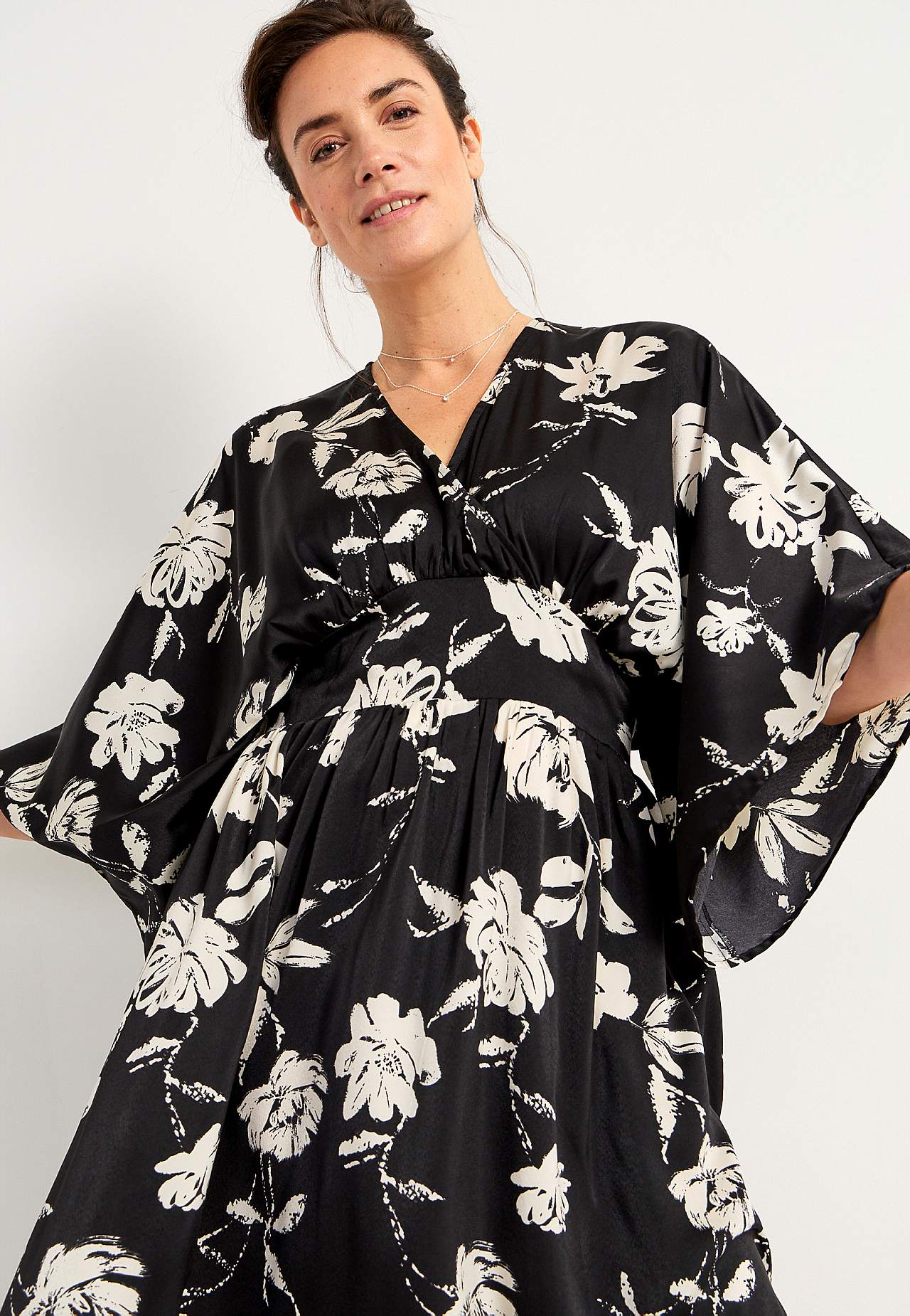 Kukallinen maximekko Marbella