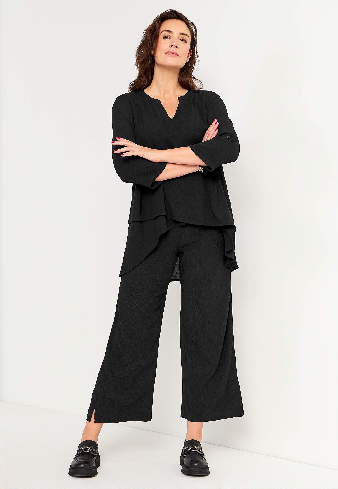 Trikoohousut rakennekuviolla