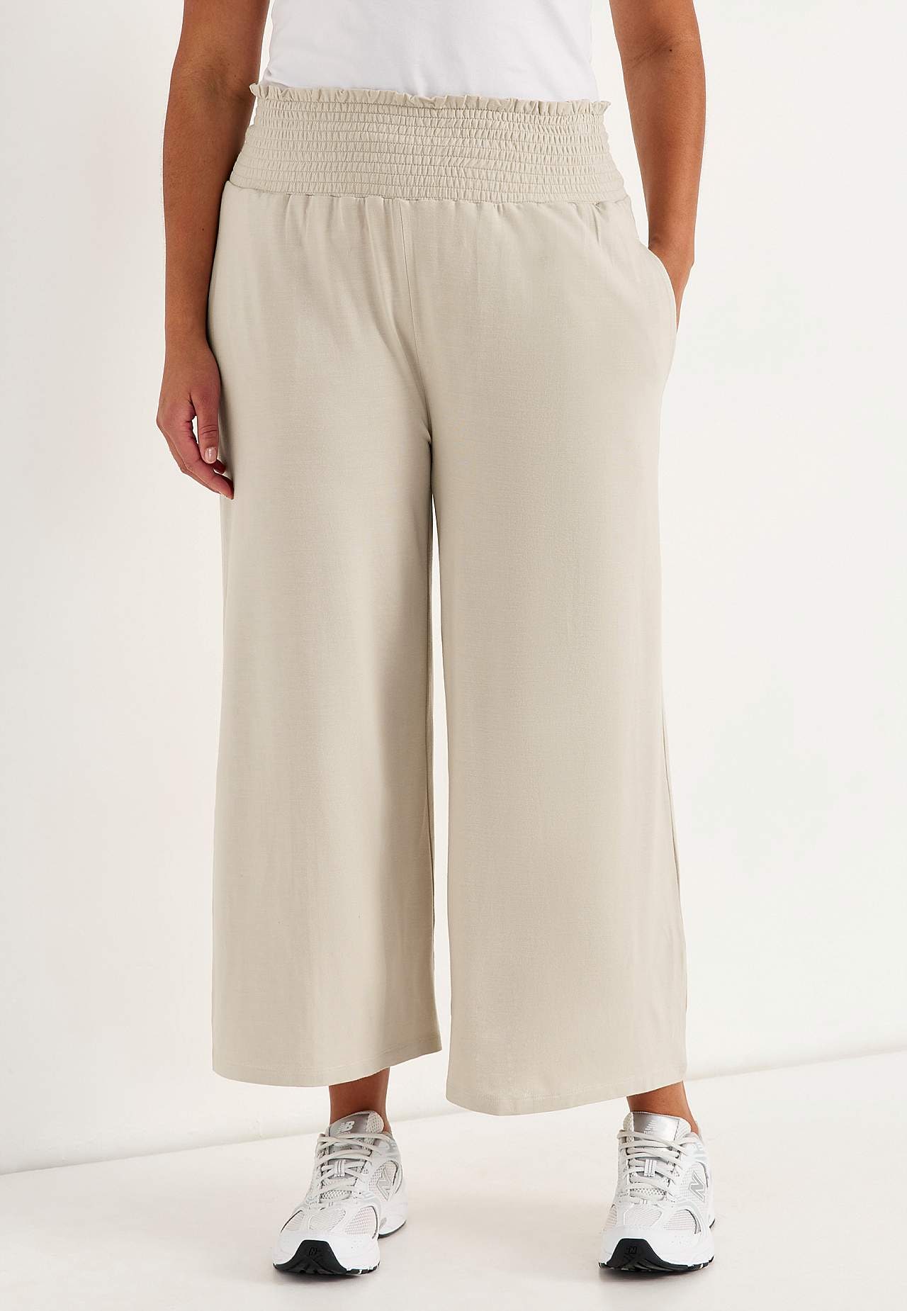 Pehmeät trikoohousut laskostetulla joustavalla vyötäröllä Liv