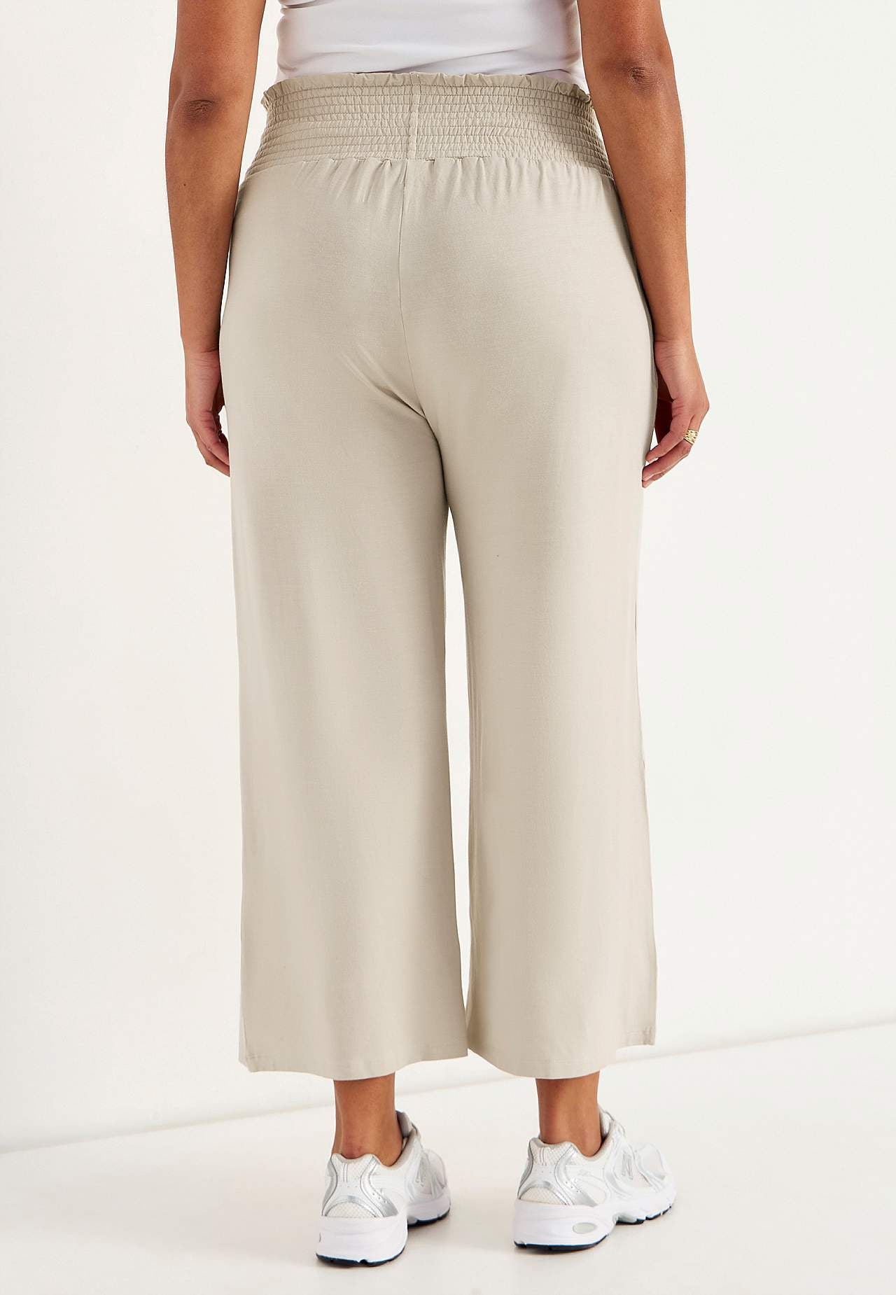 Pehmeät trikoohousut laskostetulla joustavalla vyötäröllä Liv