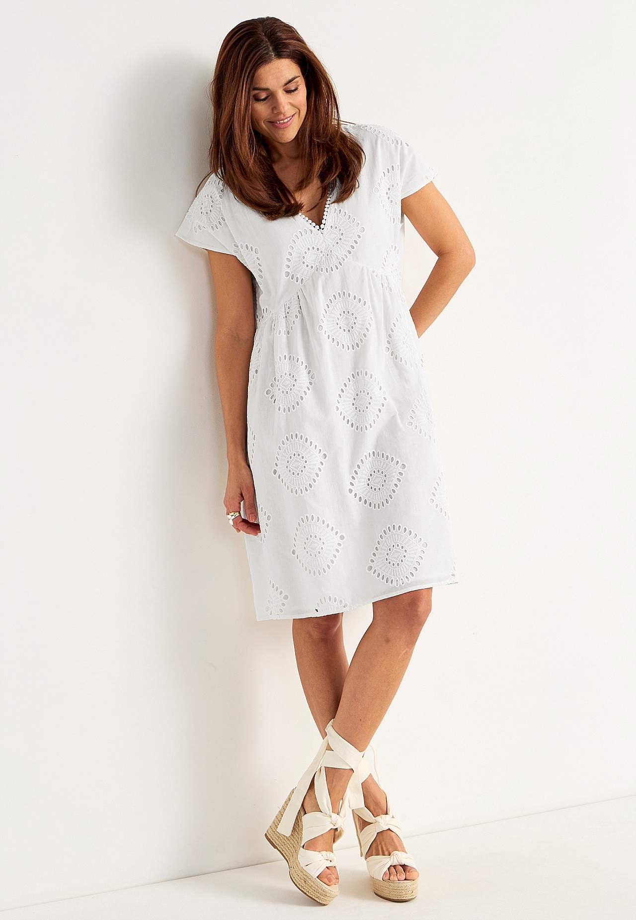 Reikäkirjonta mekkotunika