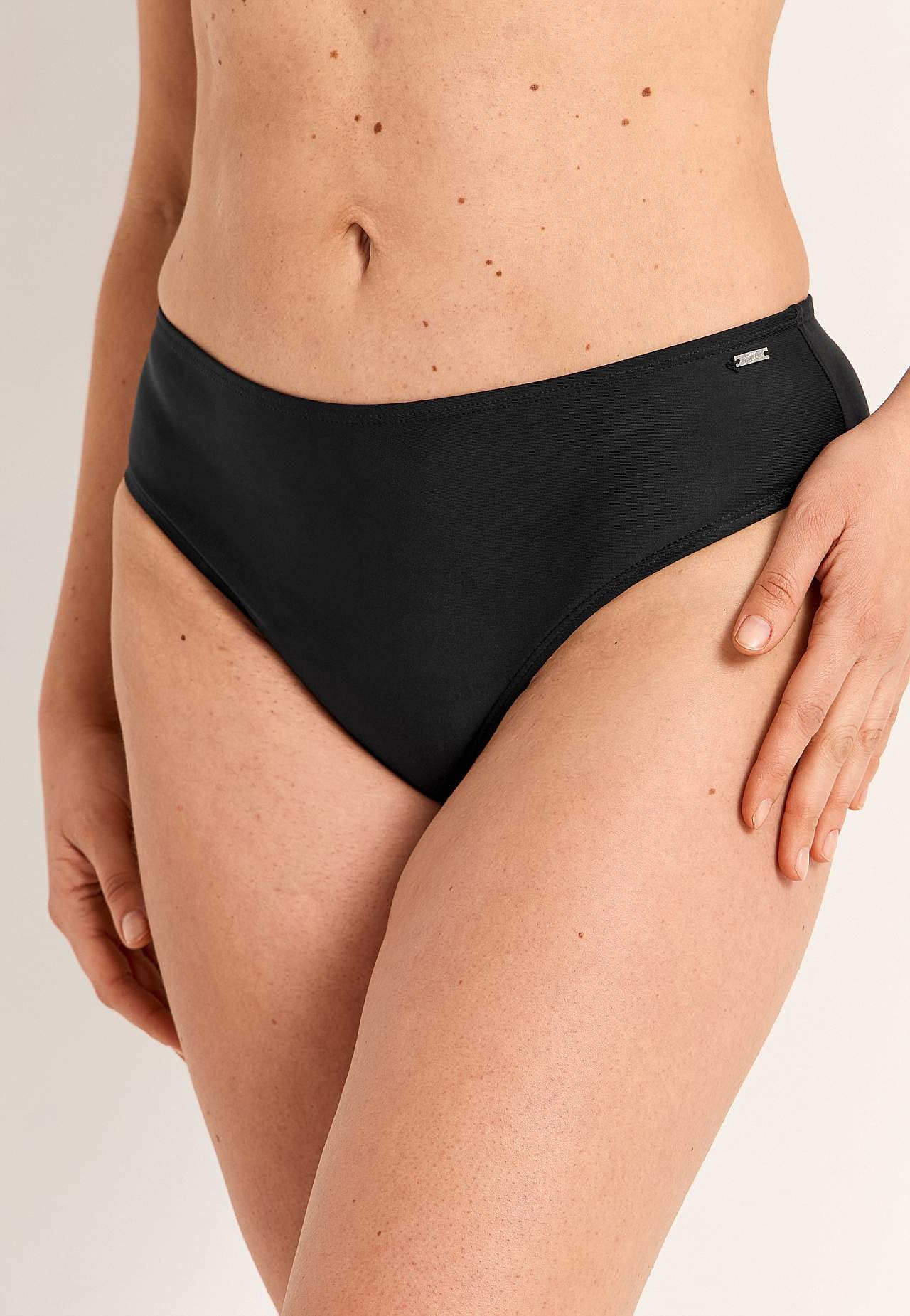 Bikinin alaosa normaalilla vyötäröllä Rhodos