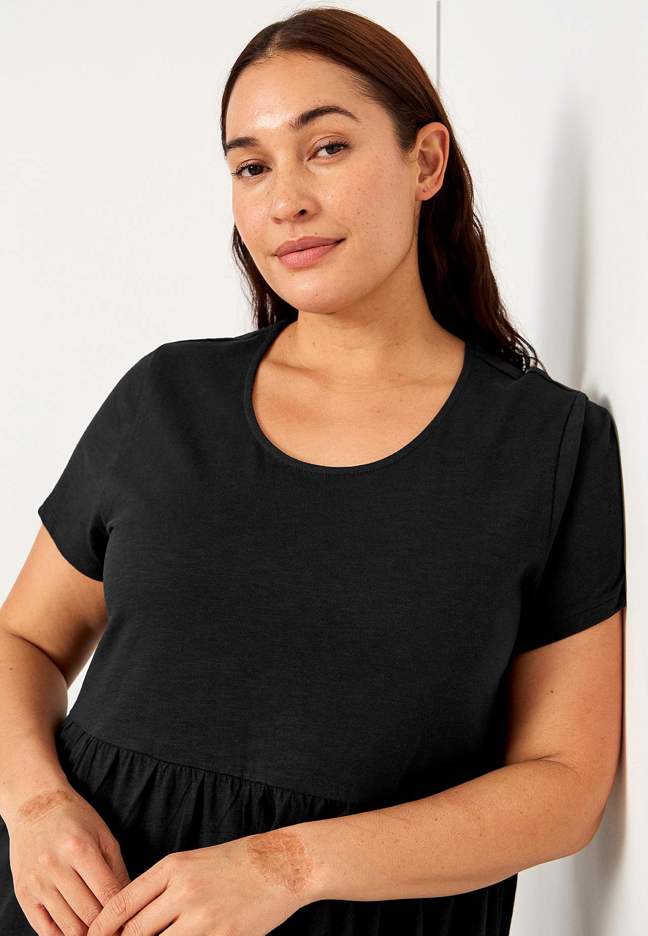 Trikoomekko röyhelöllä Viola