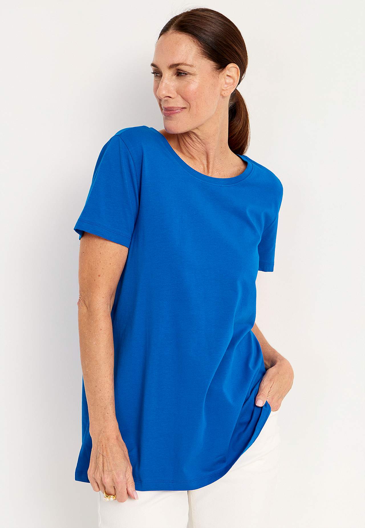 Trikootoppi letitetyllä selkäyksityiskohdalla