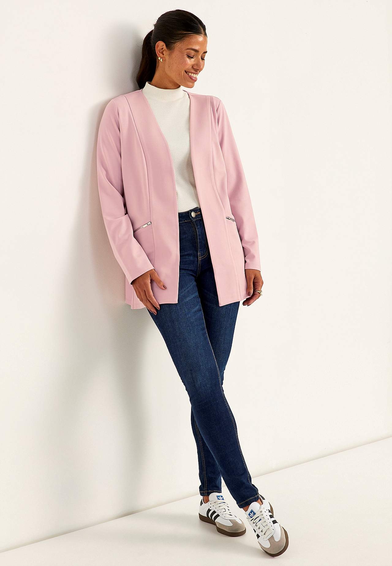 Tyylikäs trikootakki Lisa