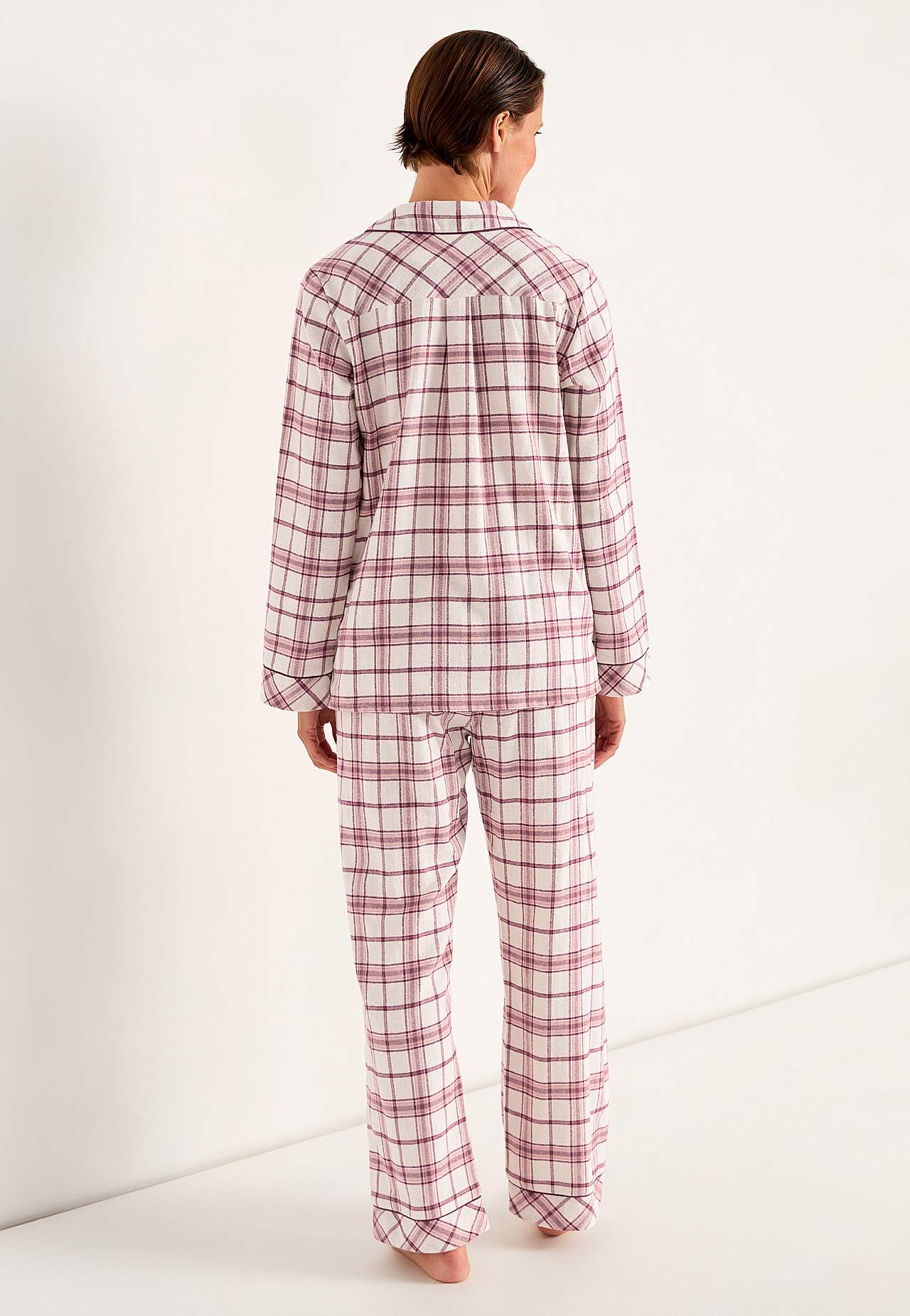 Ruudullinen pyjama flanellista