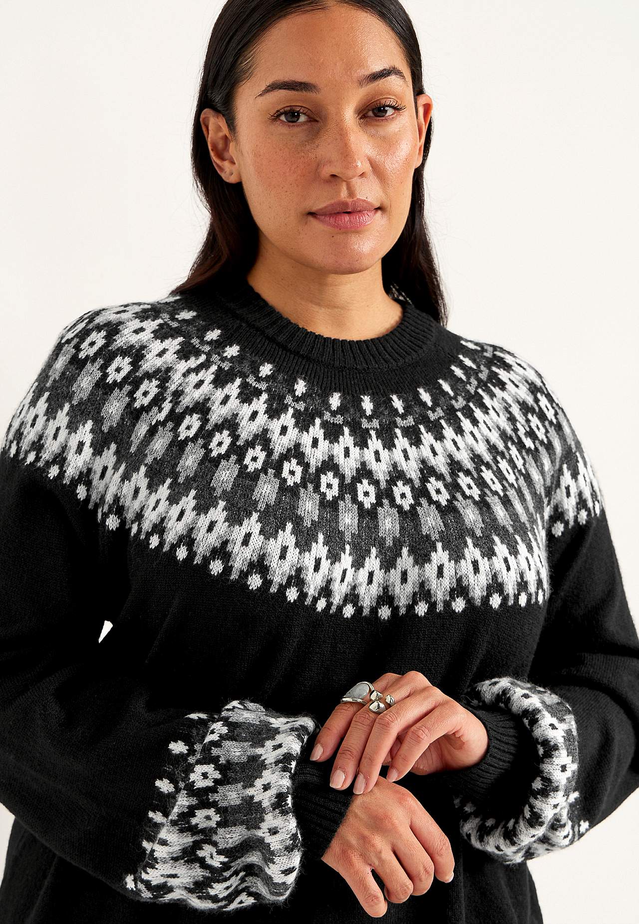 Neulottu, jacquard-kuvioinen pusero