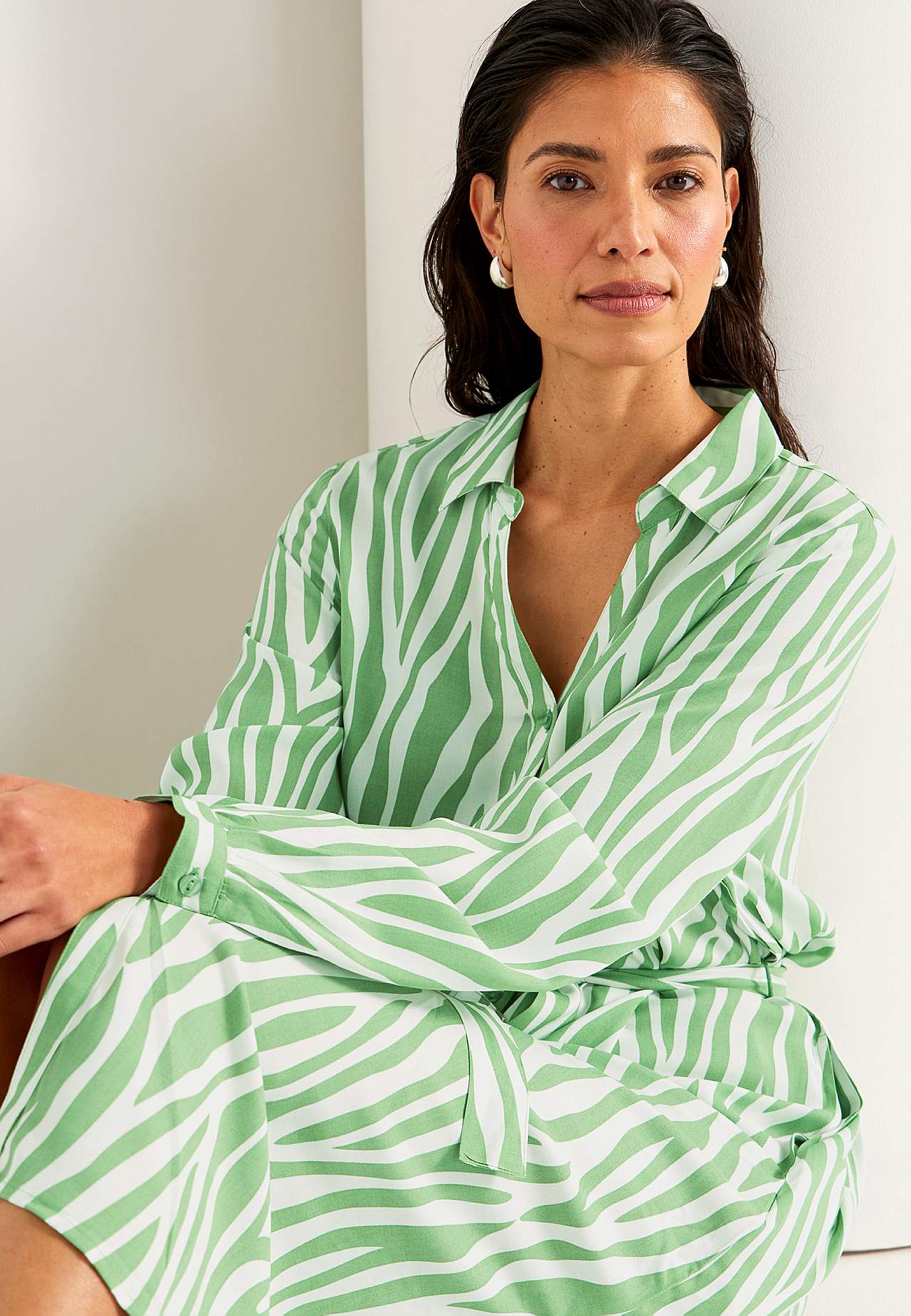 Kudottu mekko taskuilla
