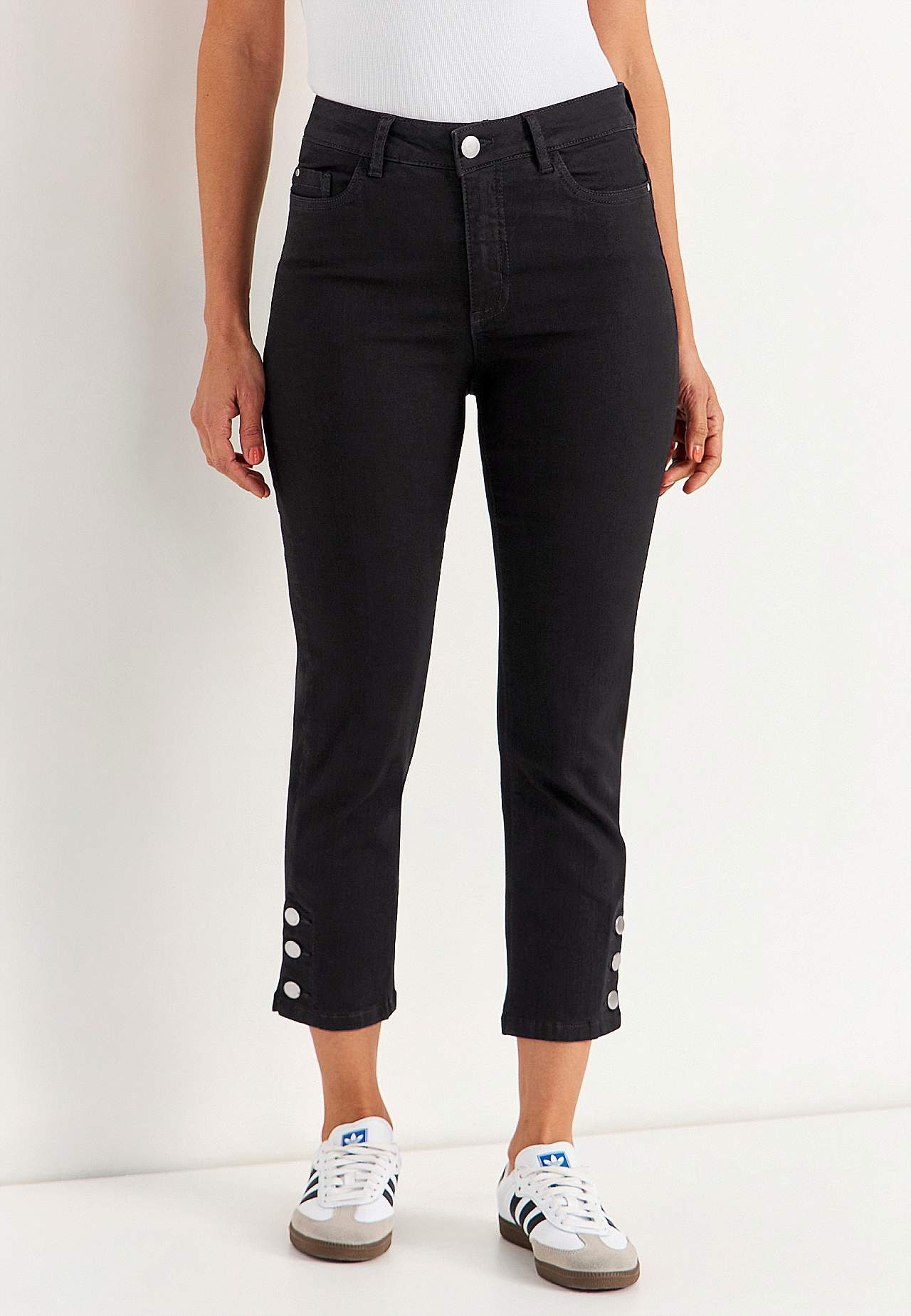 Caprifarkut viisitaskuisella mallilla