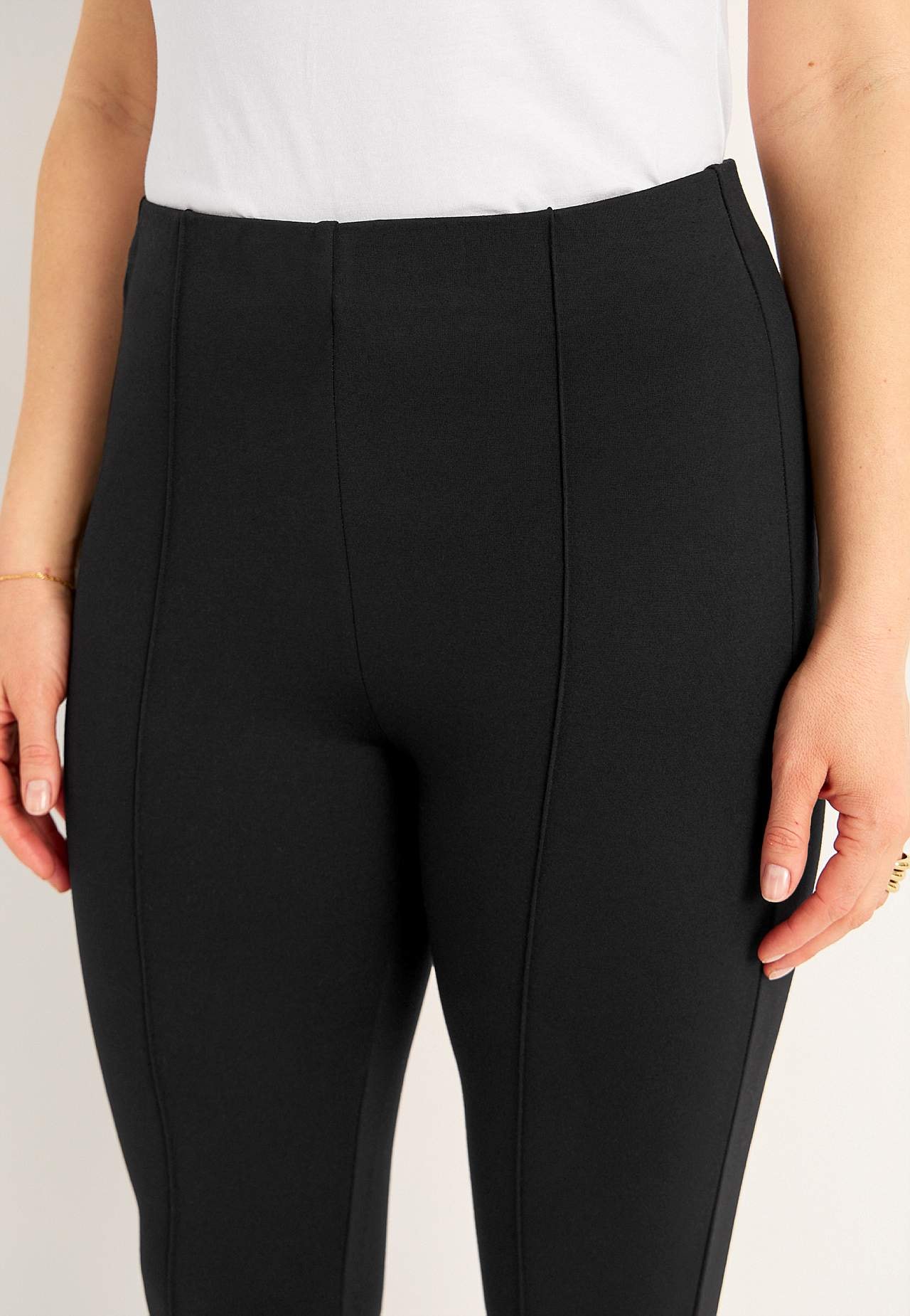 Caprileggingsit trikoosta
