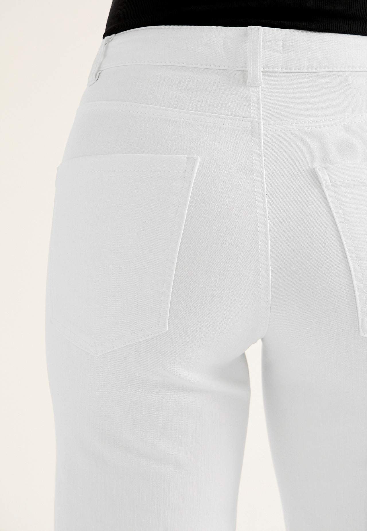 Leveät, pitkät farkut korkealla vyötäröllä Renata