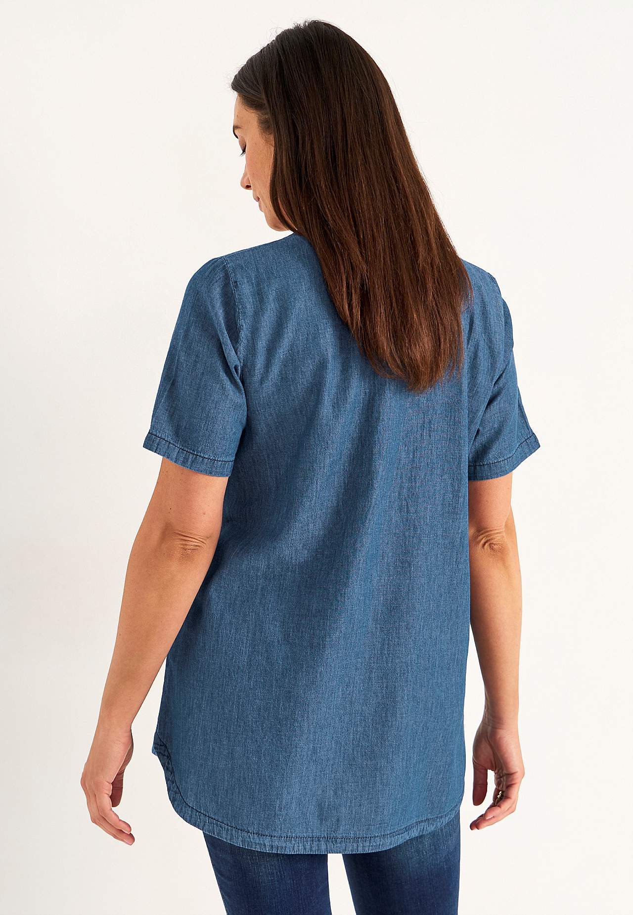 Denimtunika koristeellisella V-aukolla