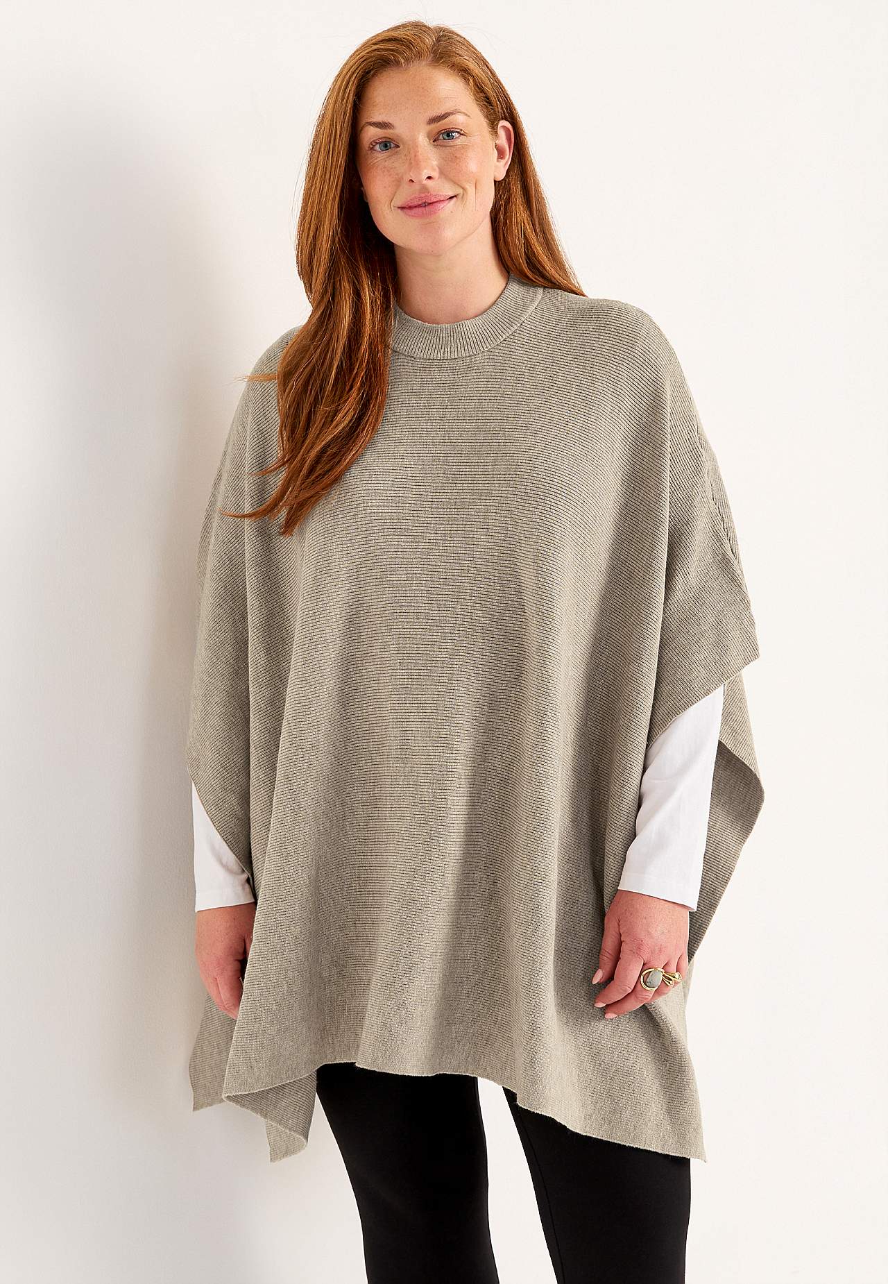 Tiheäsilmukkainen poncho