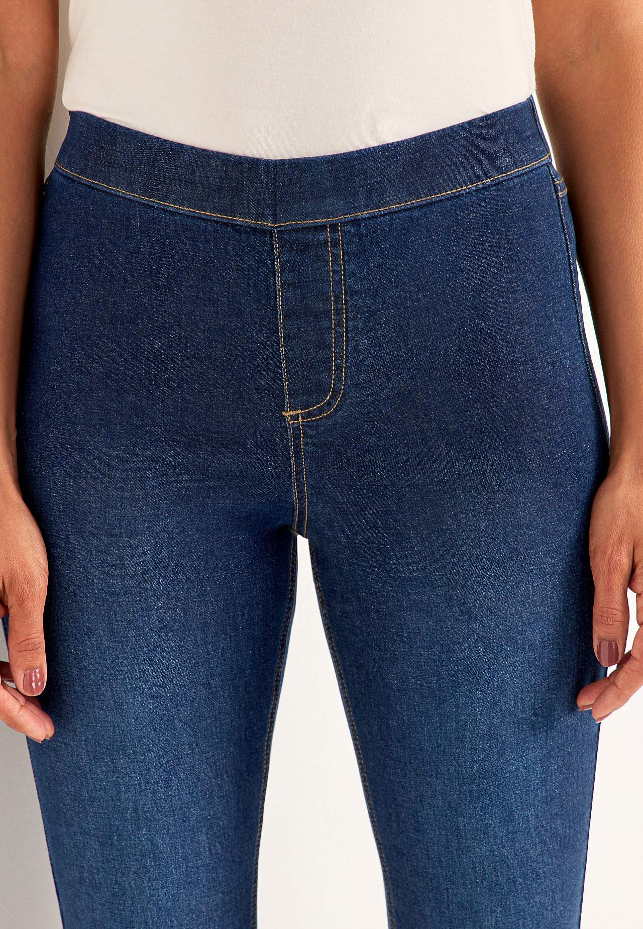 Joustavat, kapeat jeggingsit