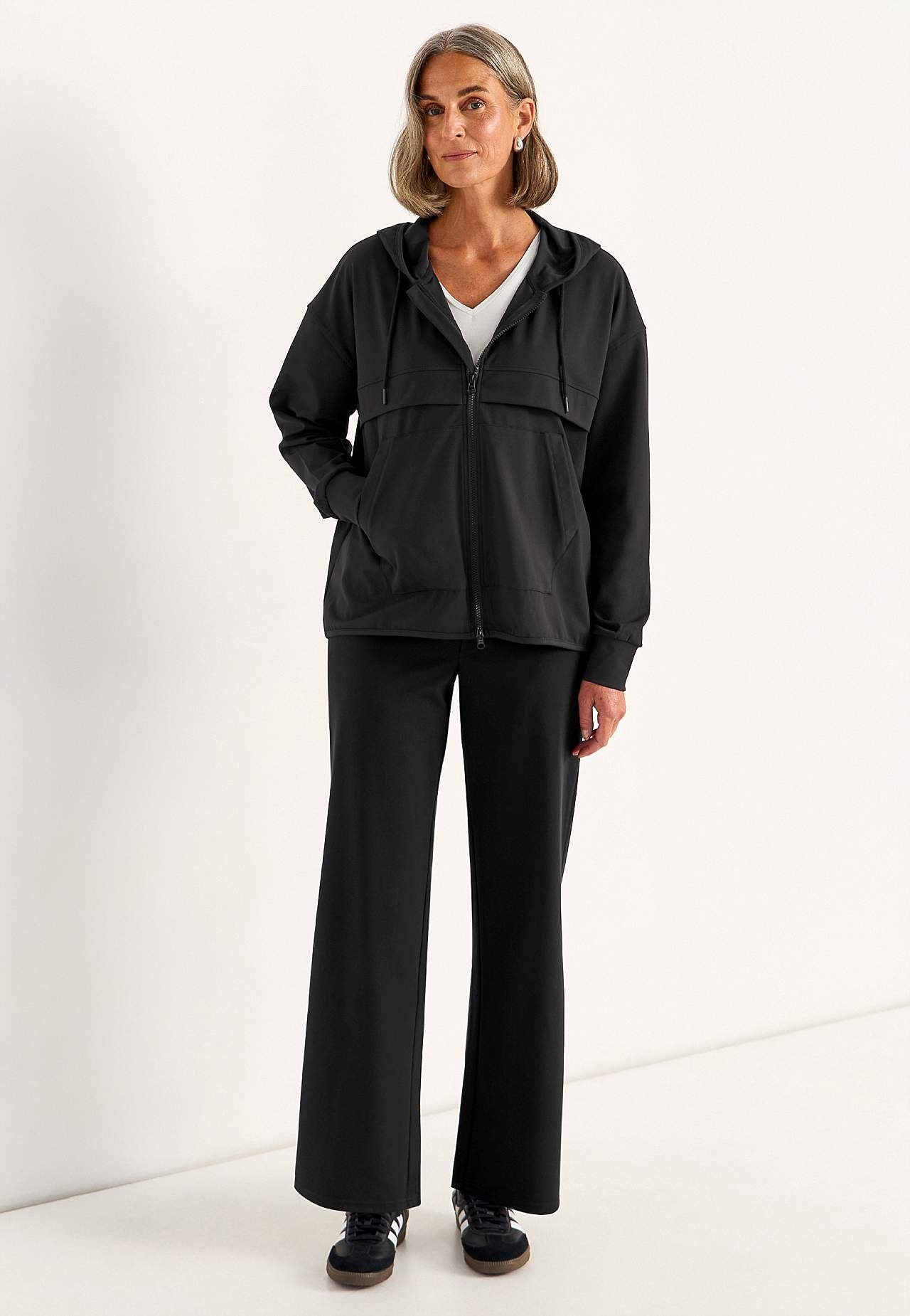 Monipuolinen takki hupulla Daria