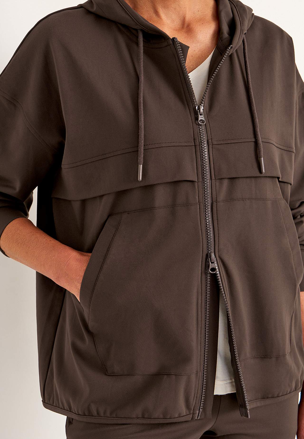 Monipuolinen takki hupulla Daria