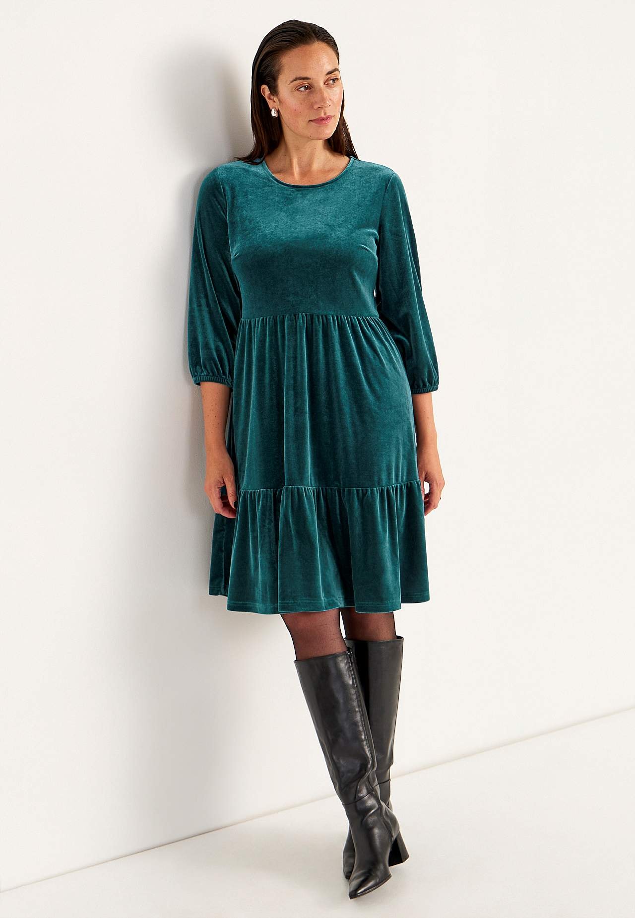 Samettimekko röyhelöillä