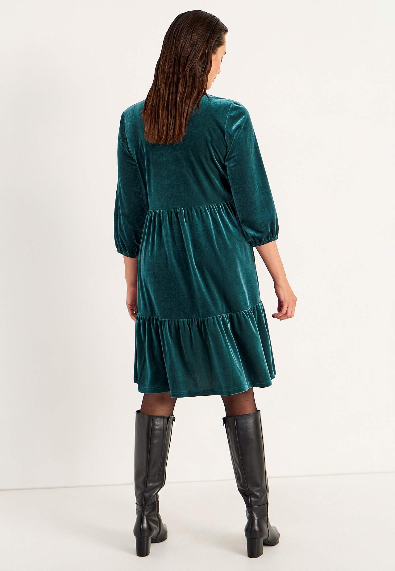 Samettimekko röyhelöillä