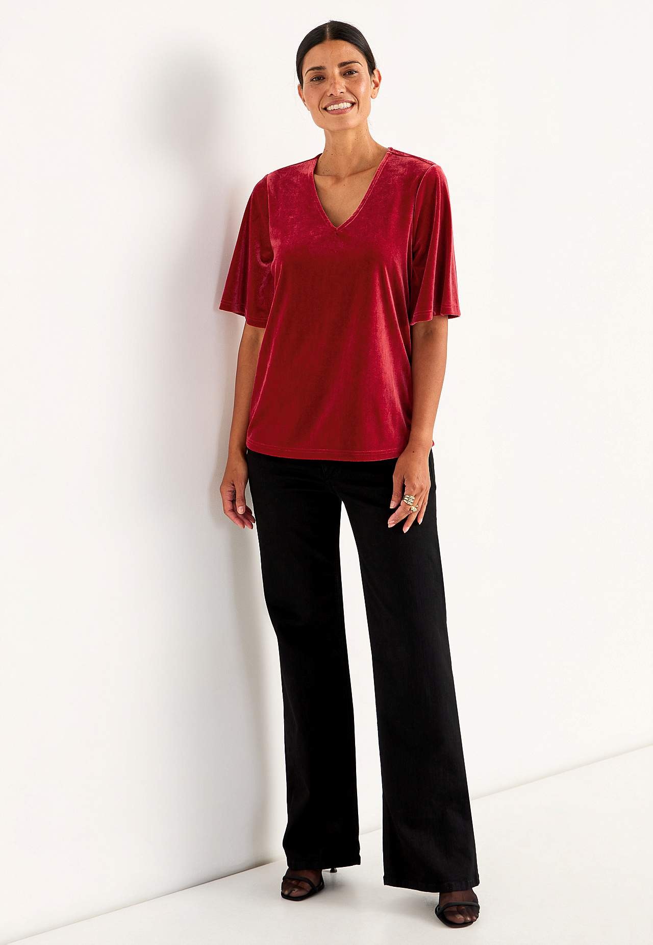 V-kaula-aukkoinen samettitoppi