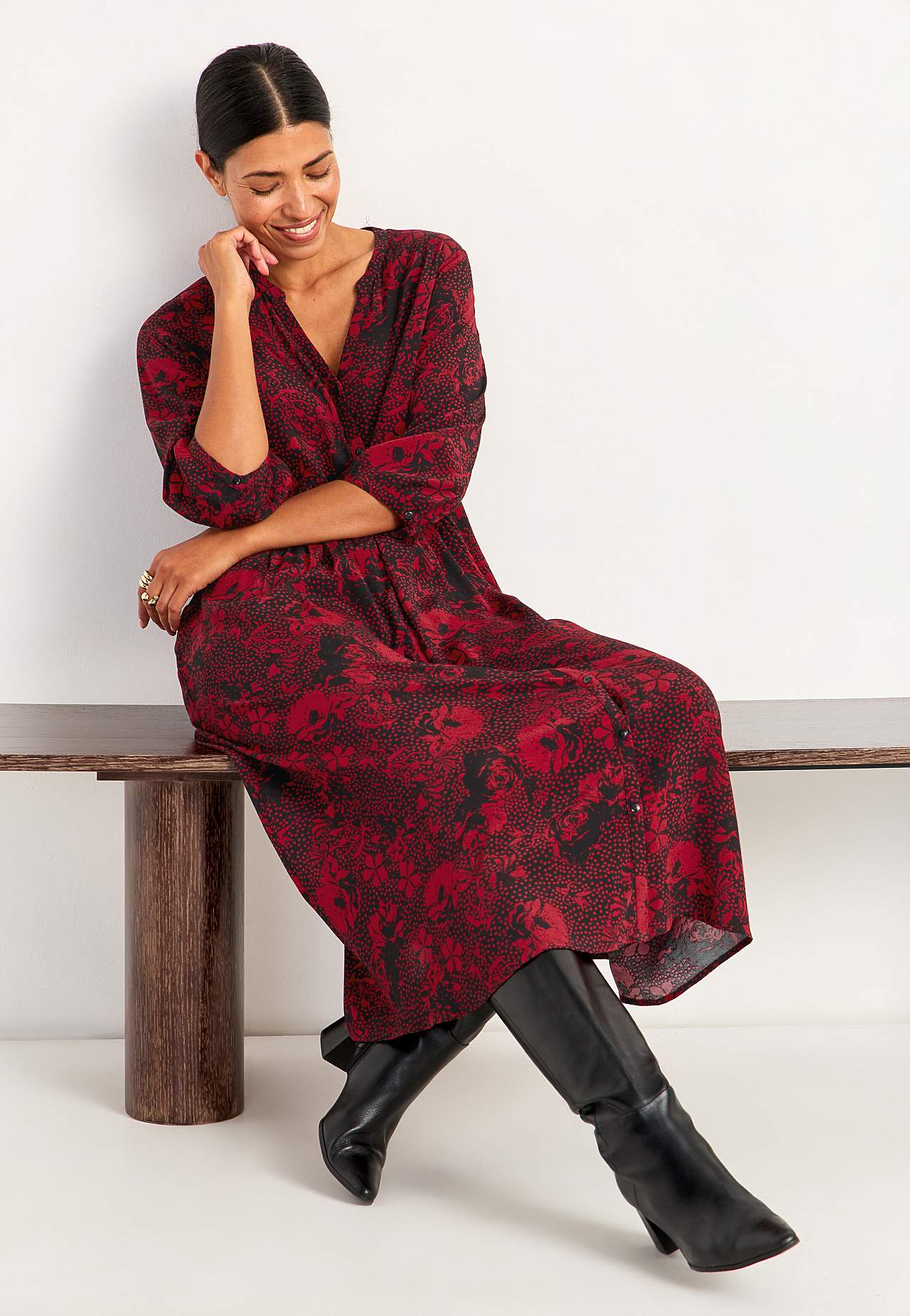 Kukkakuvioinen mekko viskoosista