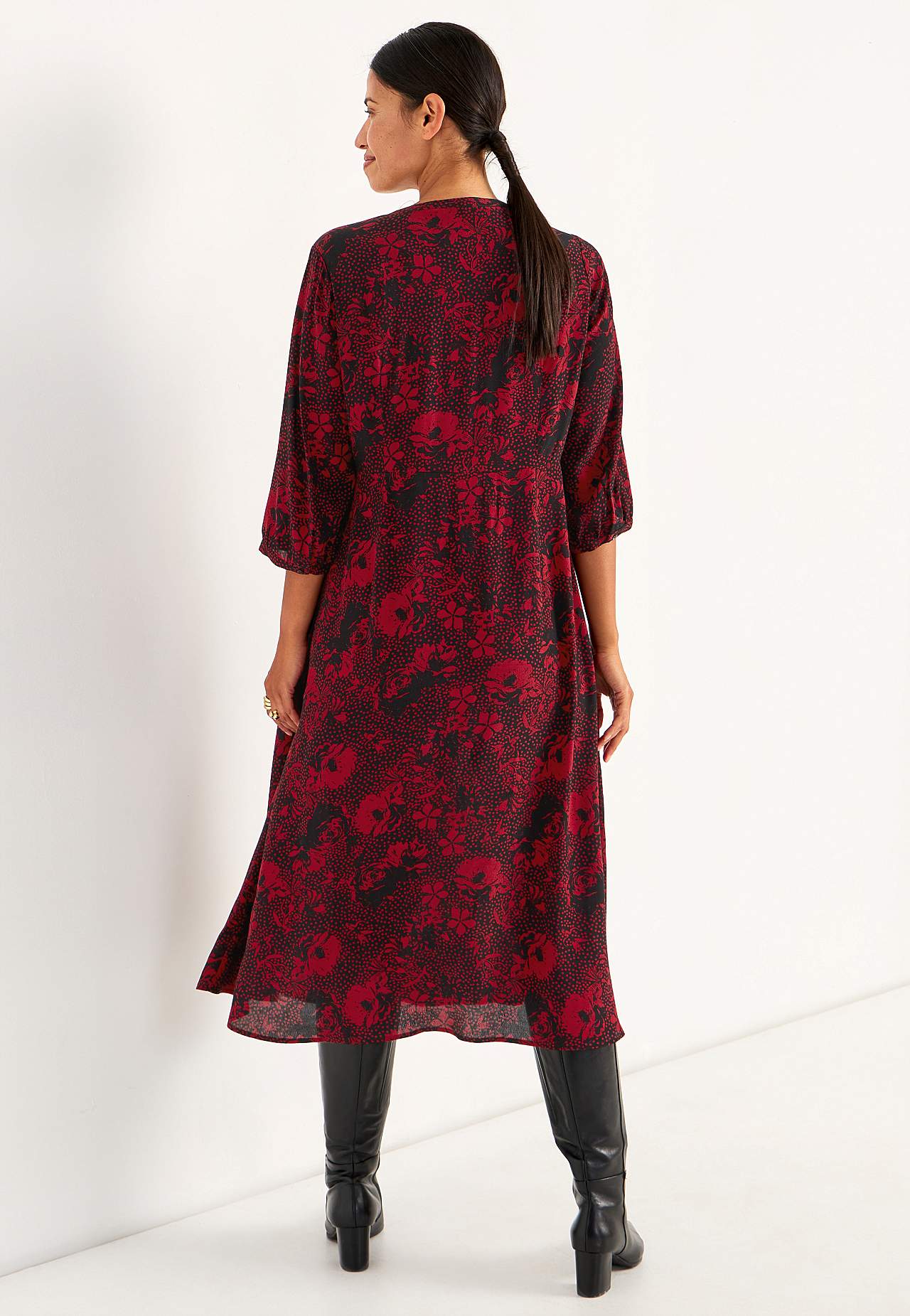 Kukkakuvioinen mekko viskoosista