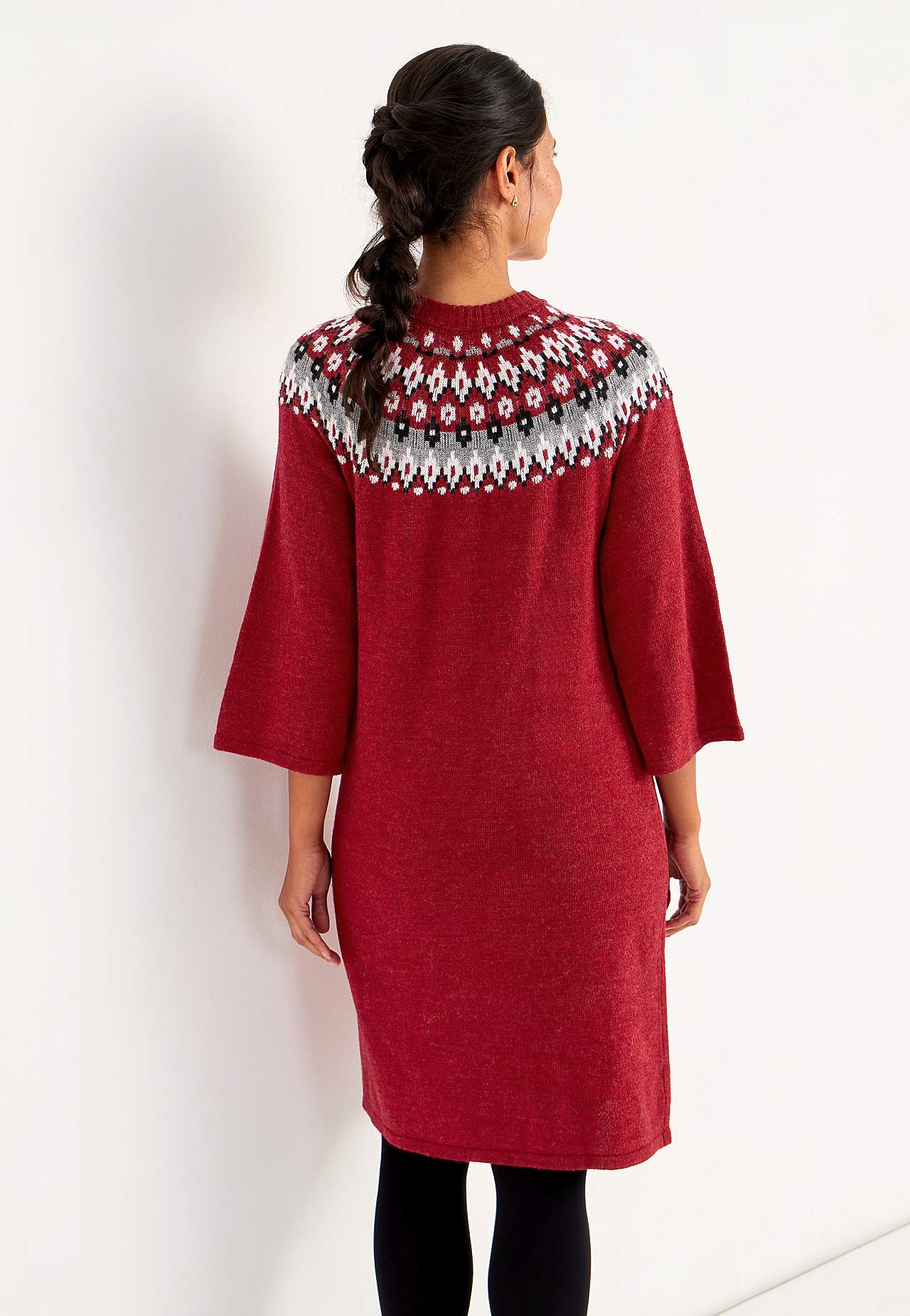 Neulottu, jacquard-kuvioinen mekko