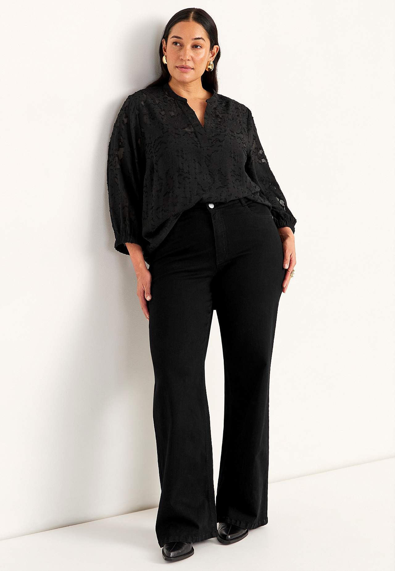 Jacquard-neuloksinen, läpikuultava pusero