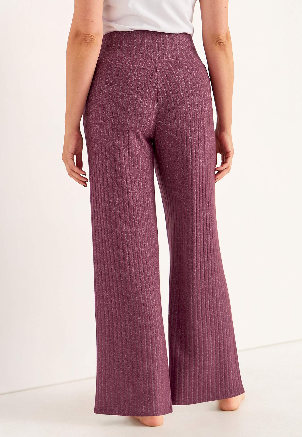 Pehmeät trikoohousut