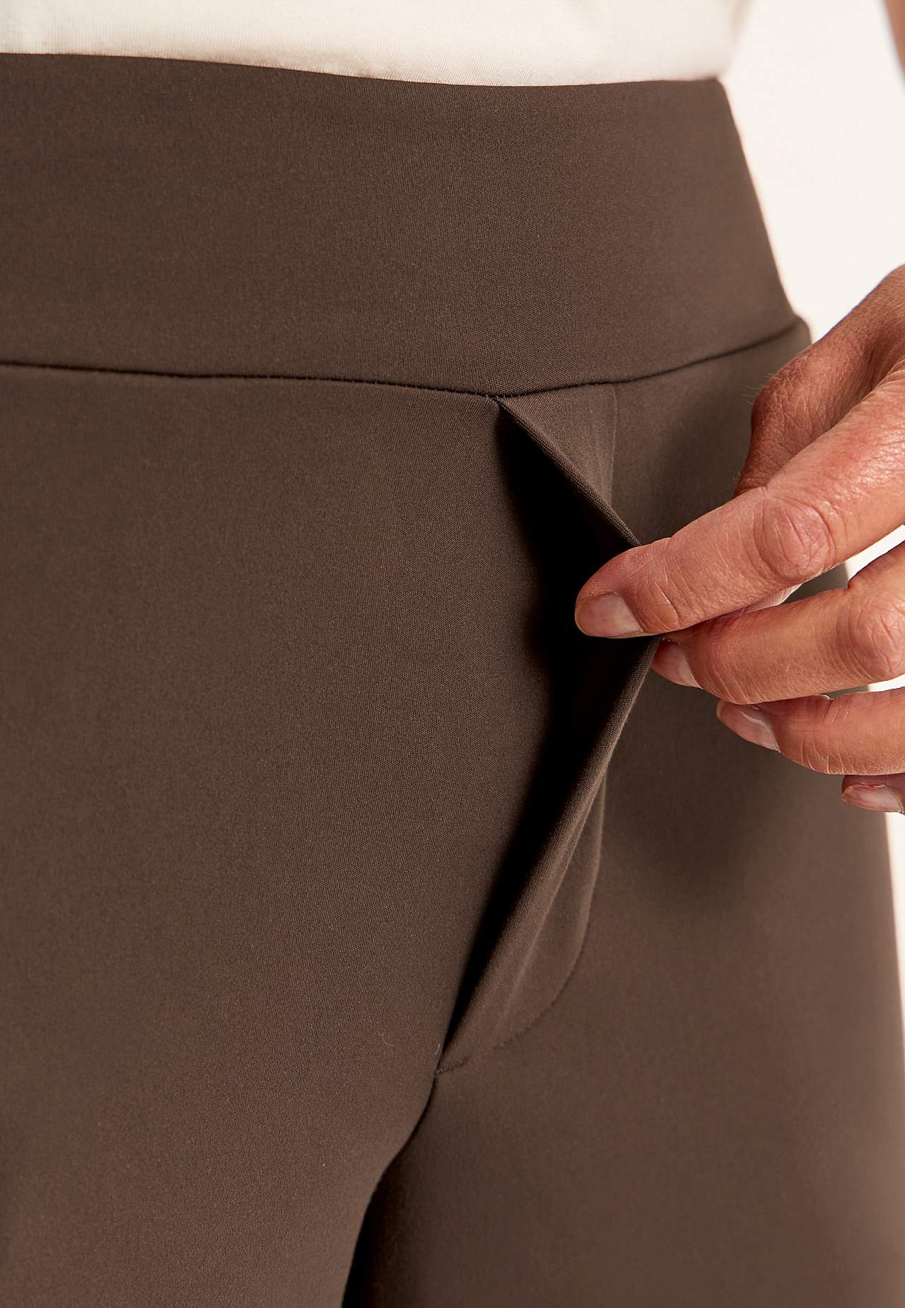 Monipuoliset, leveät trikoohousut Daria