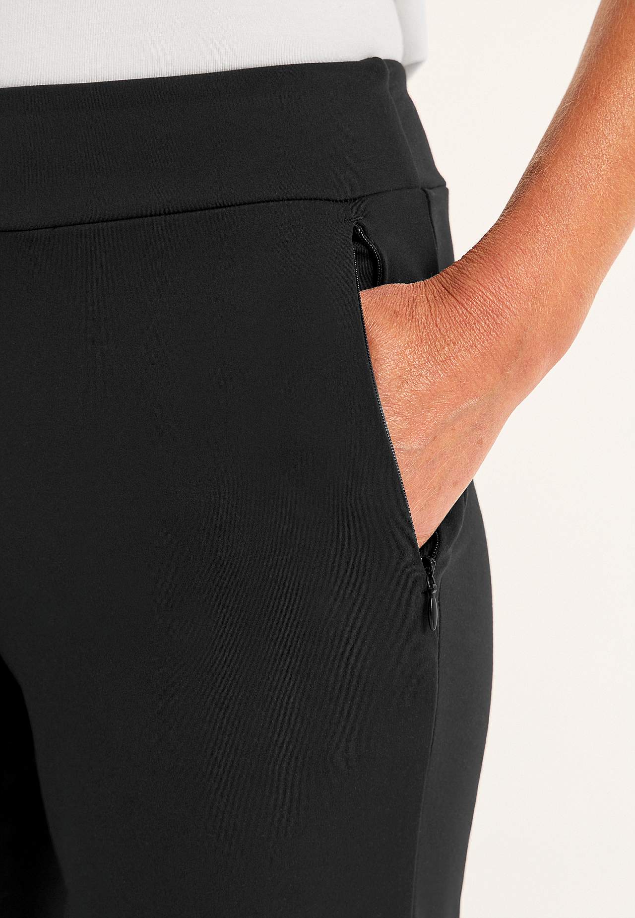 Monipuoliset, bootcut trikoohousut Daria